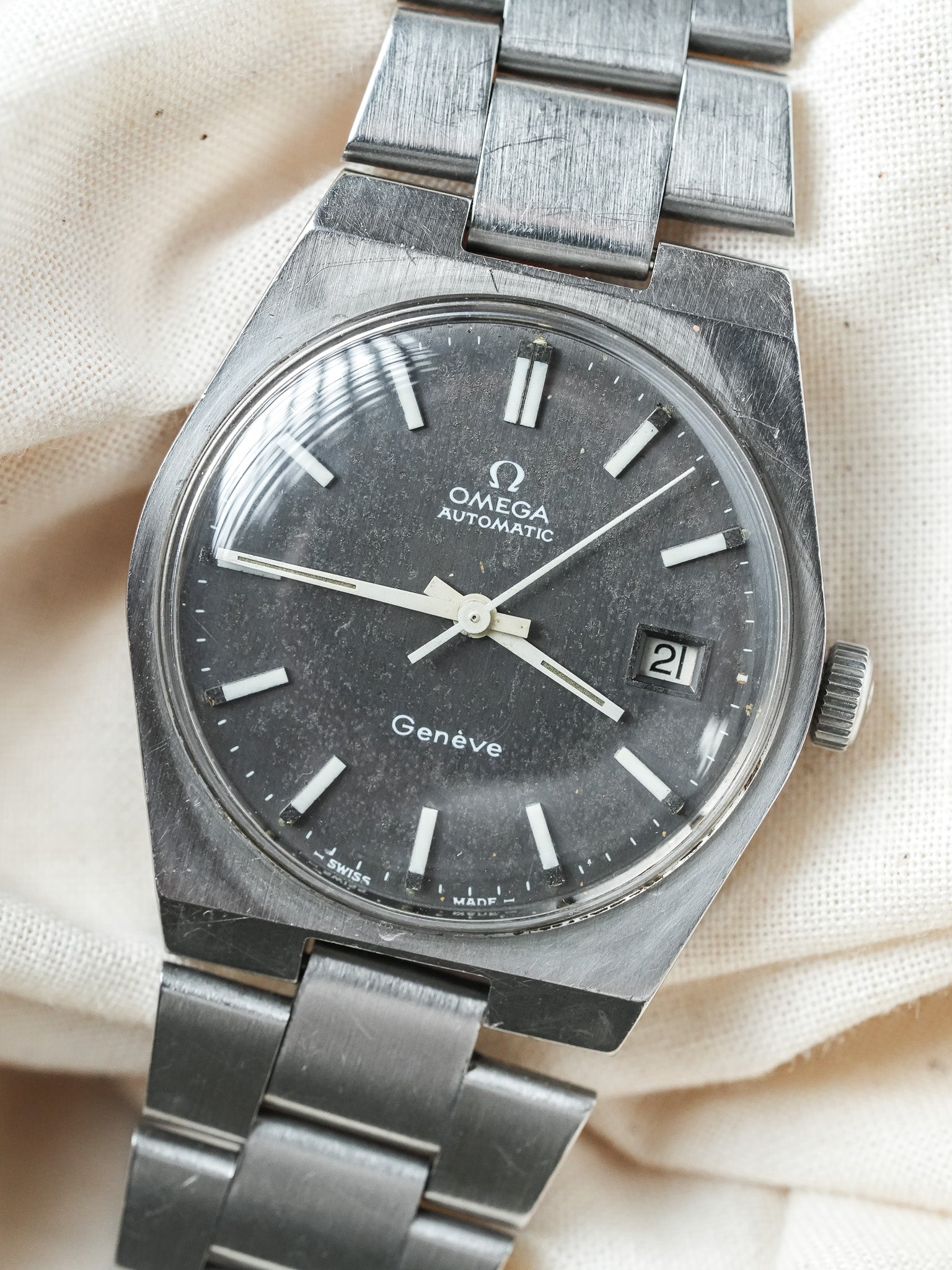 Omega - Genève 166.0099 Acier Anthracite Patine - 1973 - Atelier Victor - Vintage Shop