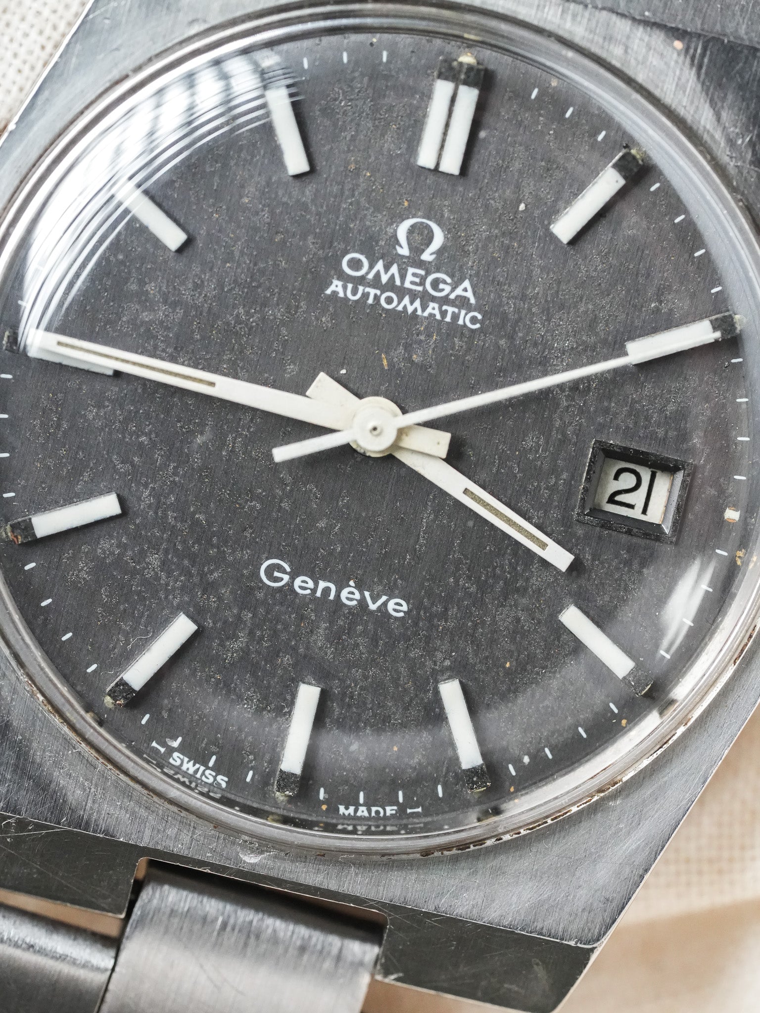 Omega - Genève 166.0099 Acier Anthracite Patine - 1973 - Atelier Victor - Vintage Shop