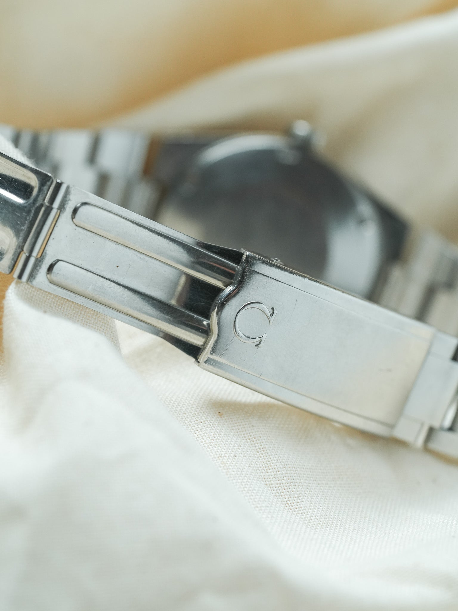 Omega - Genève 166.0099 Acier Anthracite Patine - 1973 - Atelier Victor - Vintage Shop