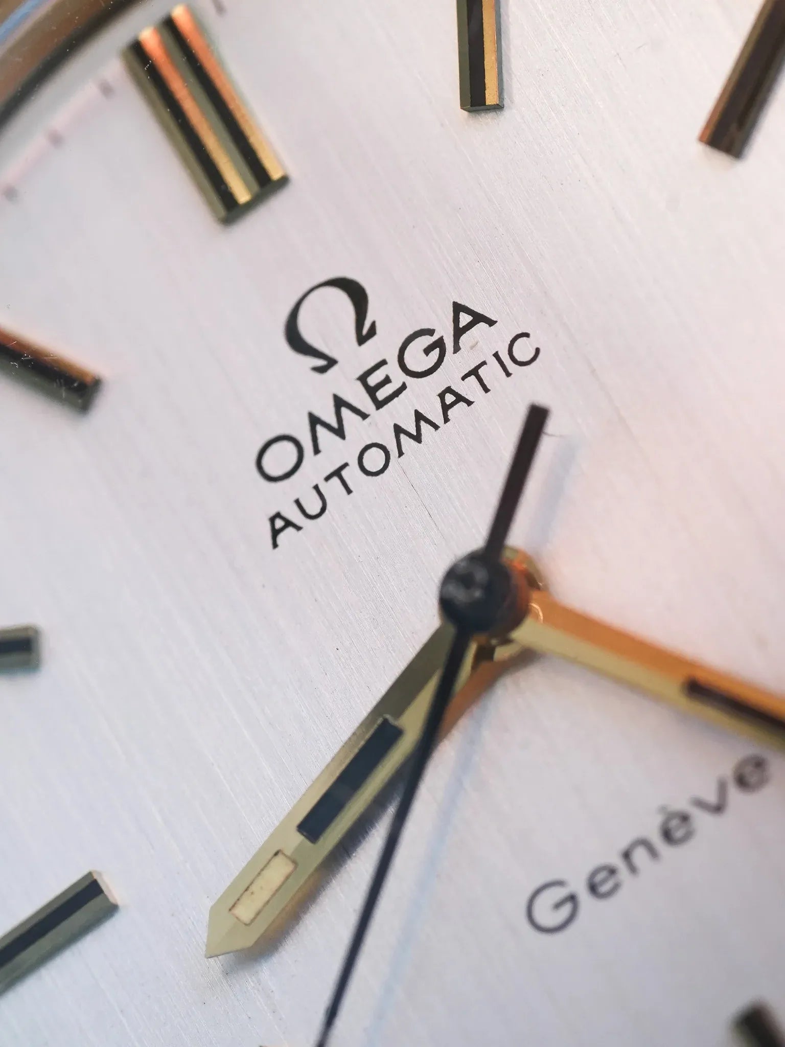 Omega - Genève 166.0163 Plaqué Or Cadran Champagne - 1973 - Atelier Victor - Vintage Shop
