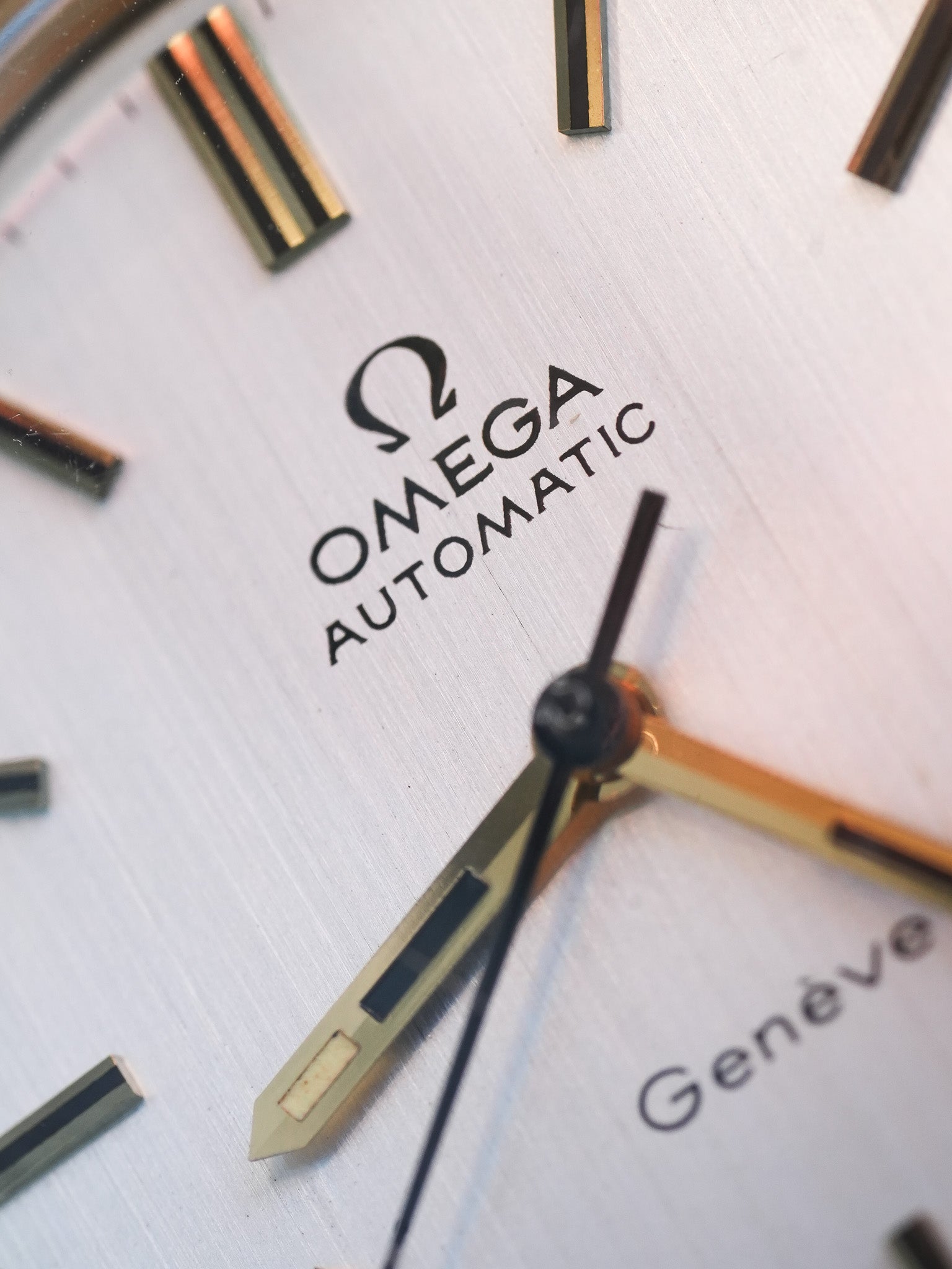 Omega - Genève 166.0163 Plaqué Or Cadran Champagne - 1973 - Atelier Victor - Vintage Shop