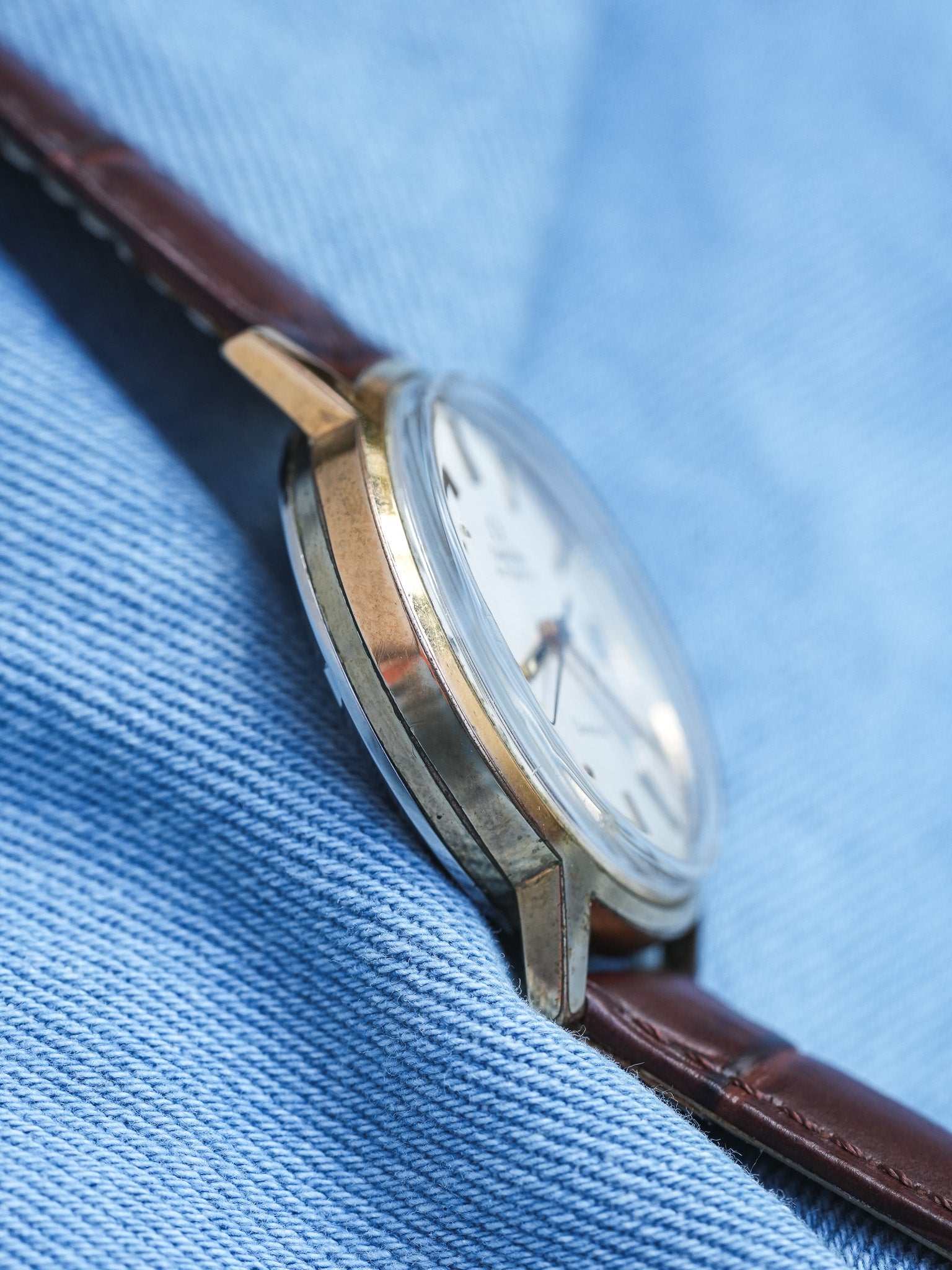 Omega - Genève 166.0163 Plaqué Or Cadran Champagne - 1973 - Atelier Victor - Vintage Shop