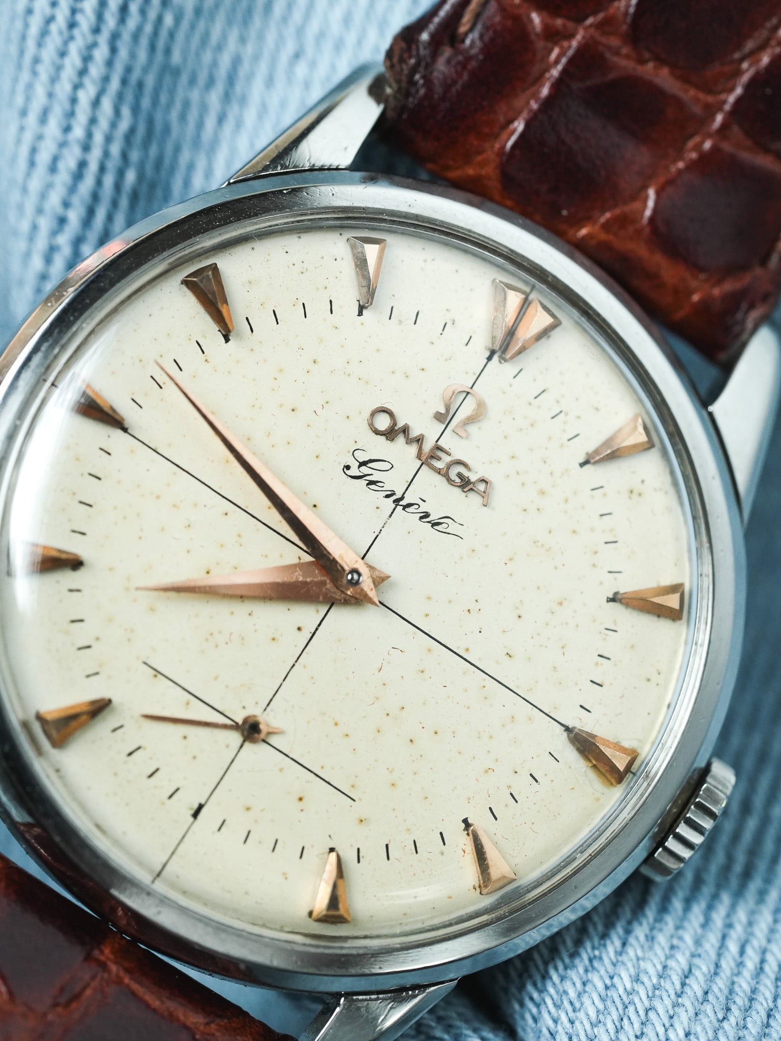 Omega - Genève 2748-3 Acier Patine Ivoire - 1954 - Atelier Victor - Vintage Shop