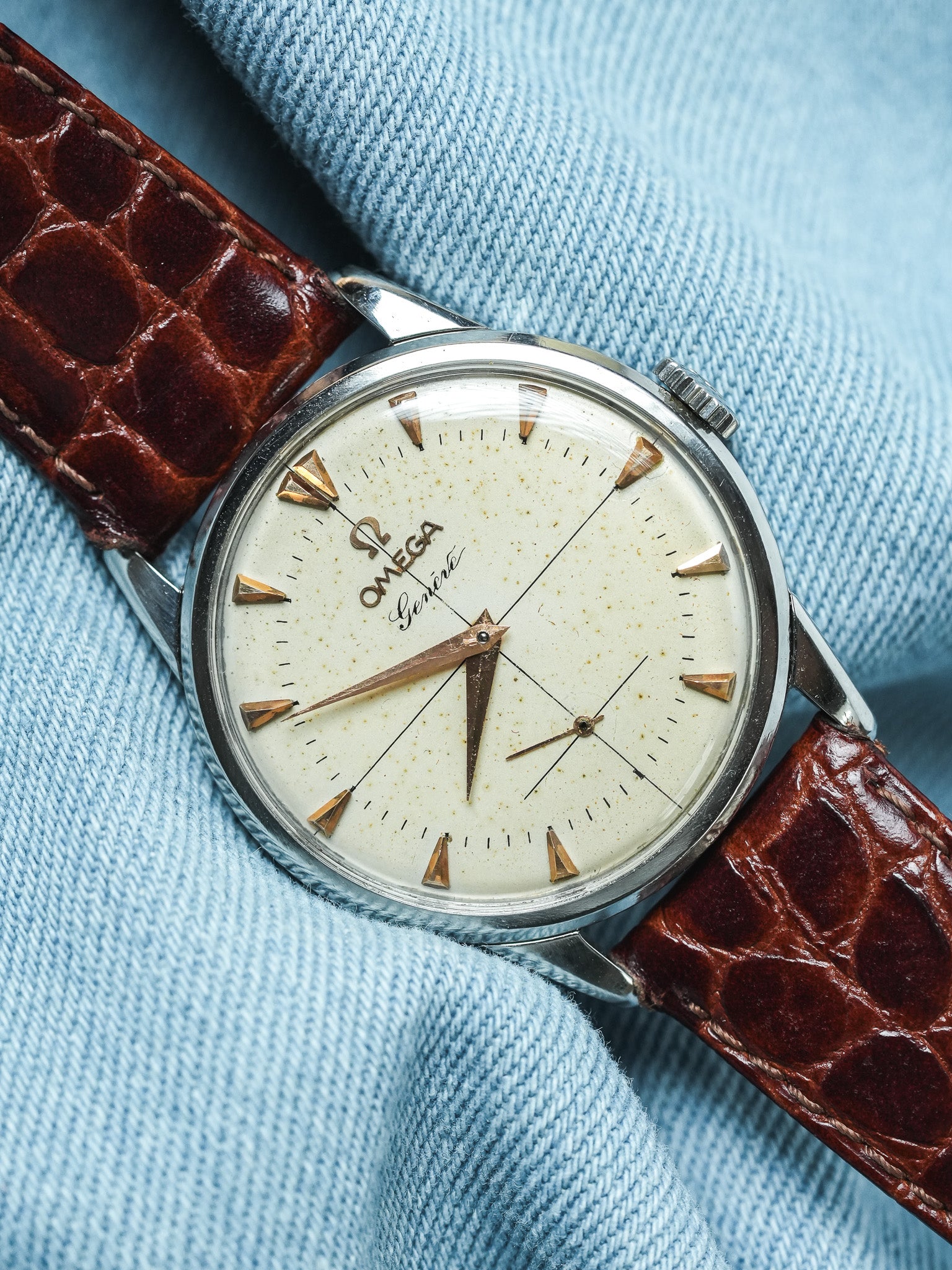 Omega - Genève 2748-3 Acier Patine Ivoire - 1954 - Atelier Victor - Vintage Shop
