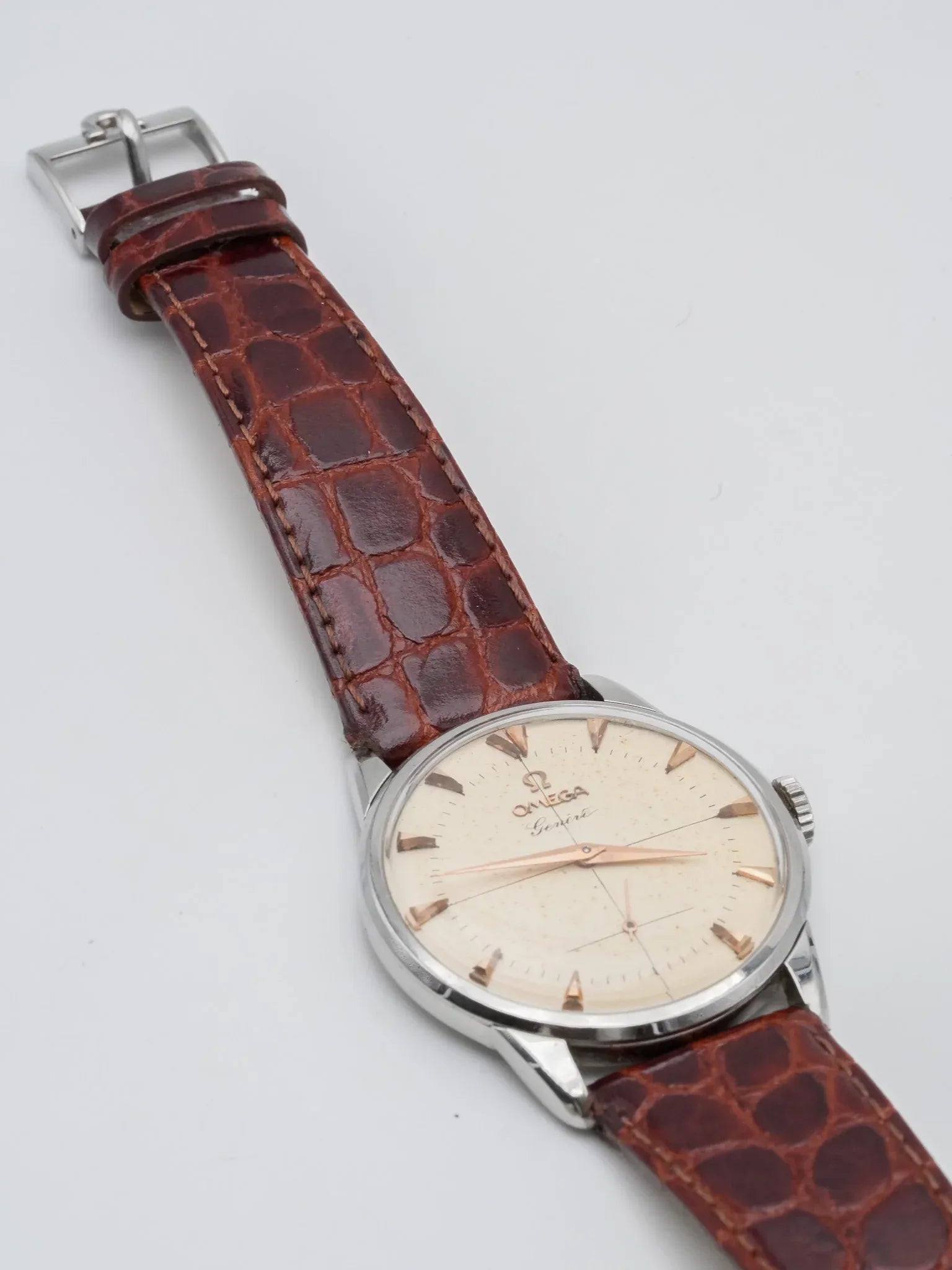 Omega - Genève 2748-3 Acier Patine Ivoire - 1954 - Atelier Victor - Vintage Watch Shop