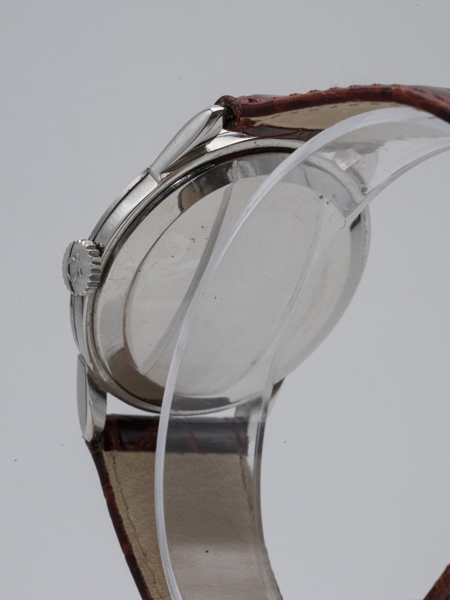 Omega - Genève 2748-3 Acier Patine Ivoire - 1954 - Atelier Victor - Vintage Watch Shop