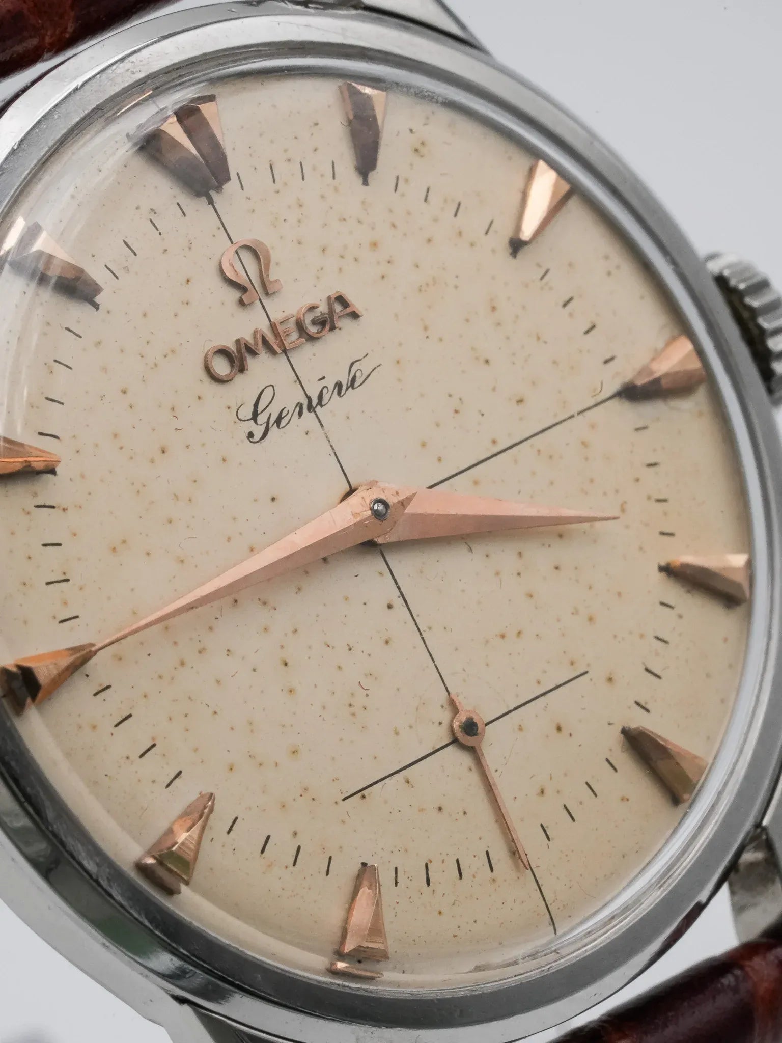 Omega - Genève 2748-3 Acier Patine Ivoire - 1954 - Atelier Victor - Vintage Watch Shop