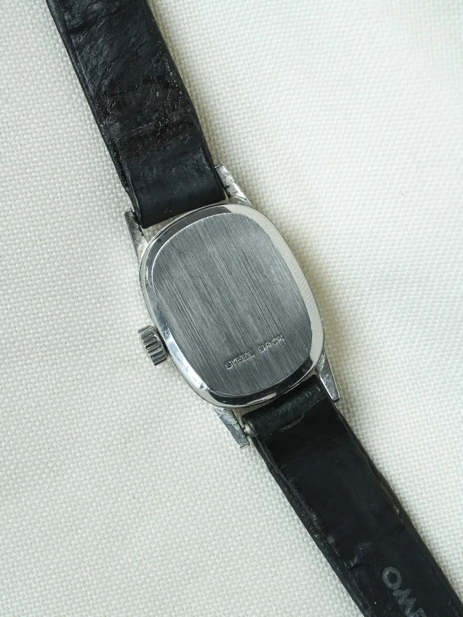 Omega - Genève. 511.454 Mini Ovale Cadran acier bracelet d'origine - 1973