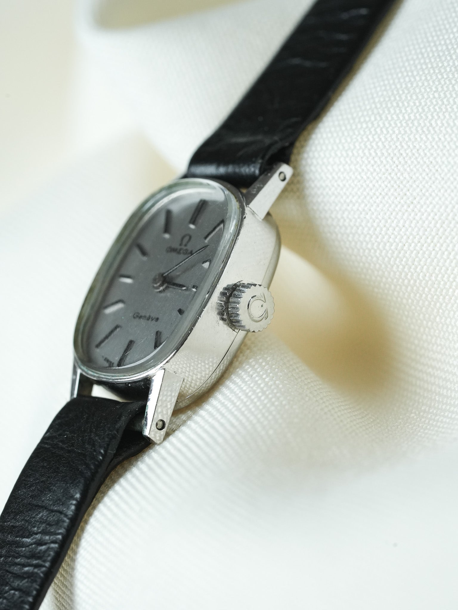 Omega - Genève. 511.454 迷你椭圆形原装钢表盘手链 - 1973