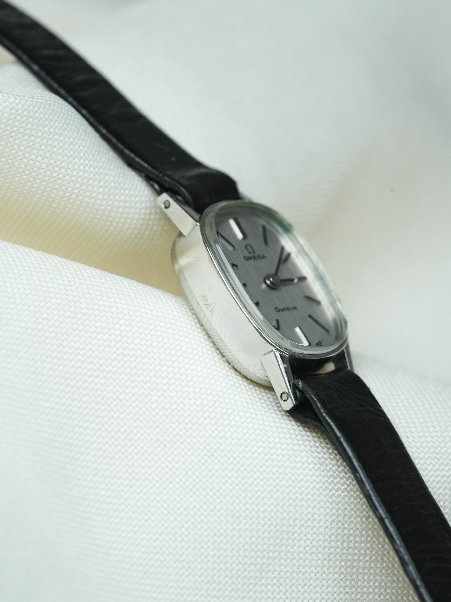 Omega - Genève. 511.454 迷你椭圆形原装钢表盘手链 - 1973