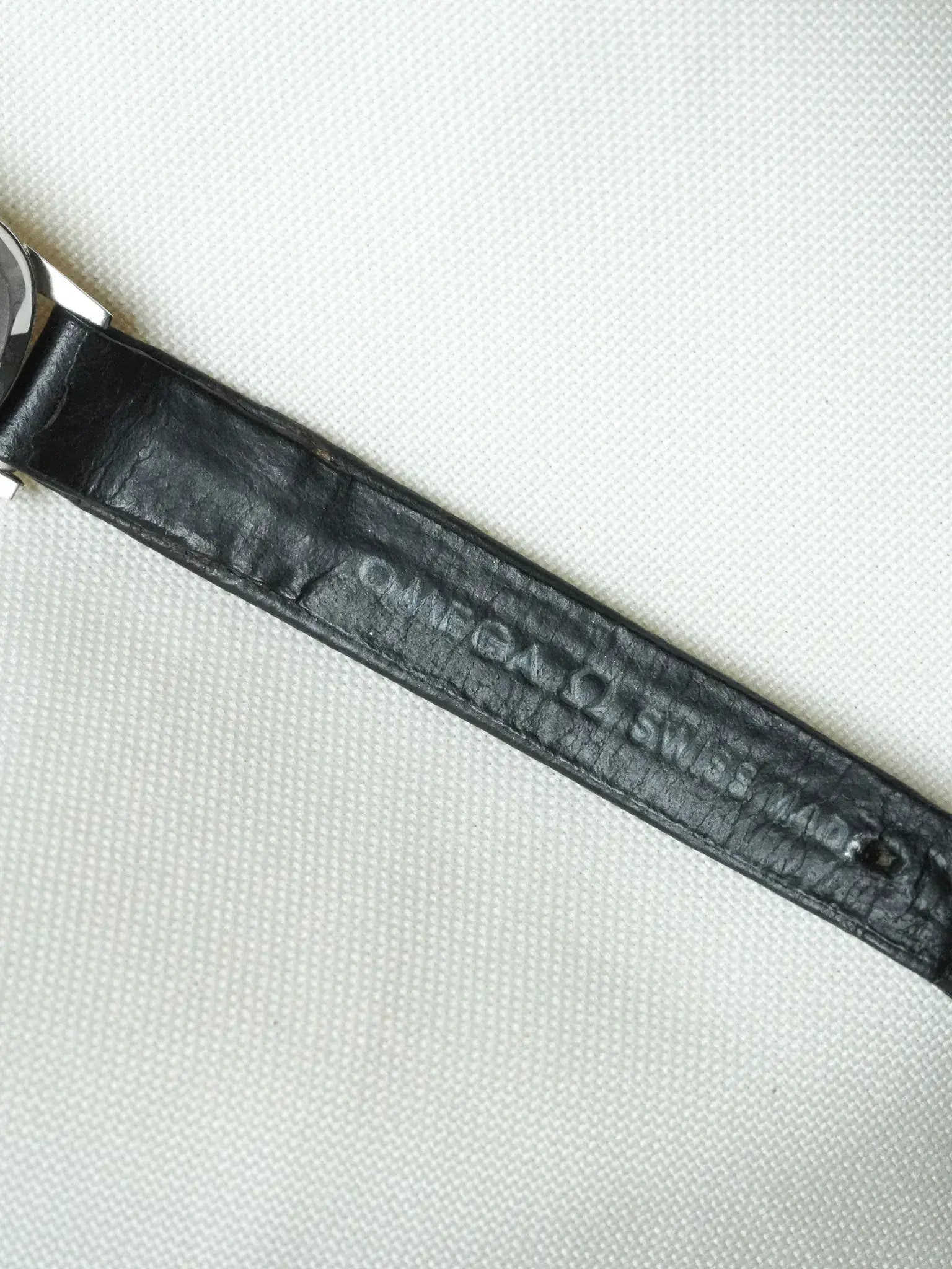 Omega - Genève. 511.454 Mini Ovale Cadran acier bracelet d'origine - 1973