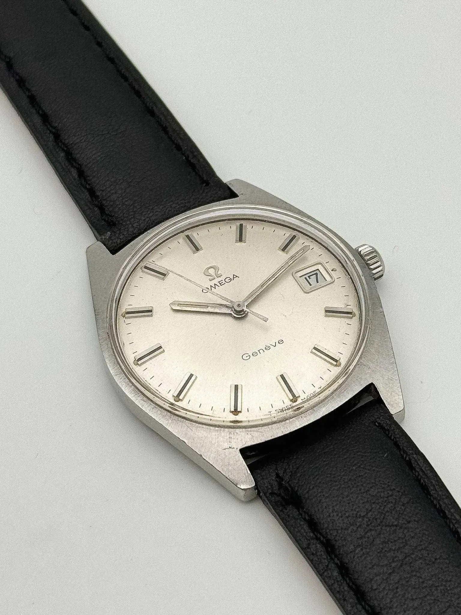 Omega - Genève Date Champagne - 1968 - Atelier Victor Paris - Vintage Watch Shop Dubai