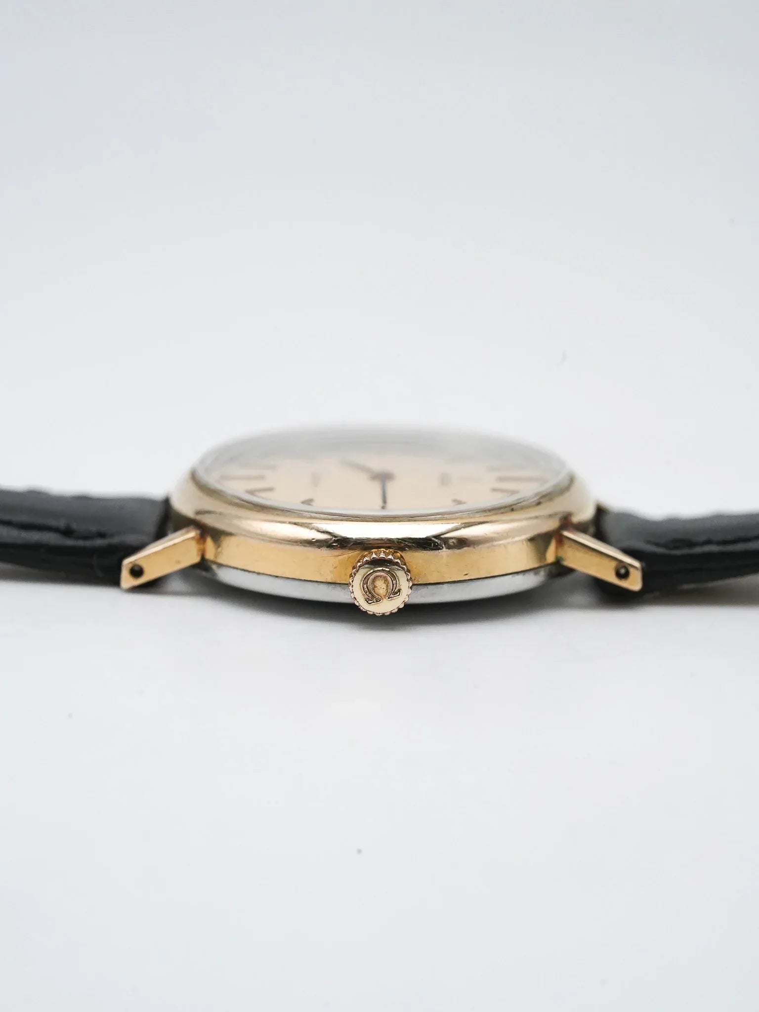 Omega - Genève Ellipse Horizontale Plaqué or - 1970s - Atelier Victor - Vintage Shop