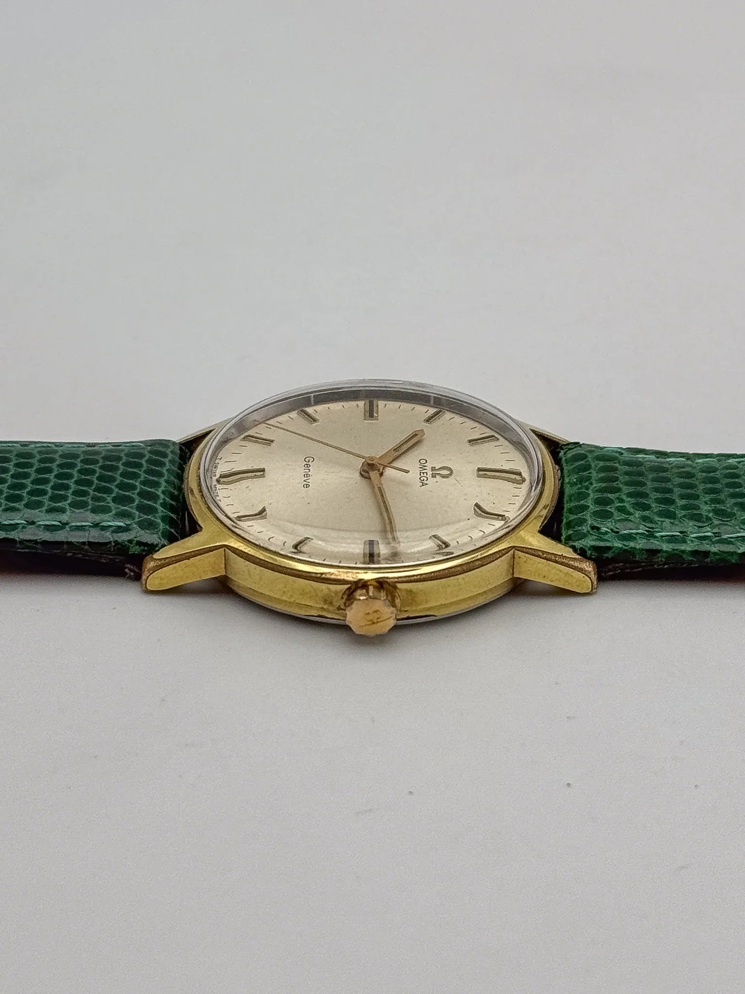 Omega - Genève Plaqué Or Champagne Index Noir - 1970 - Atelier Victor - Vintage Shop