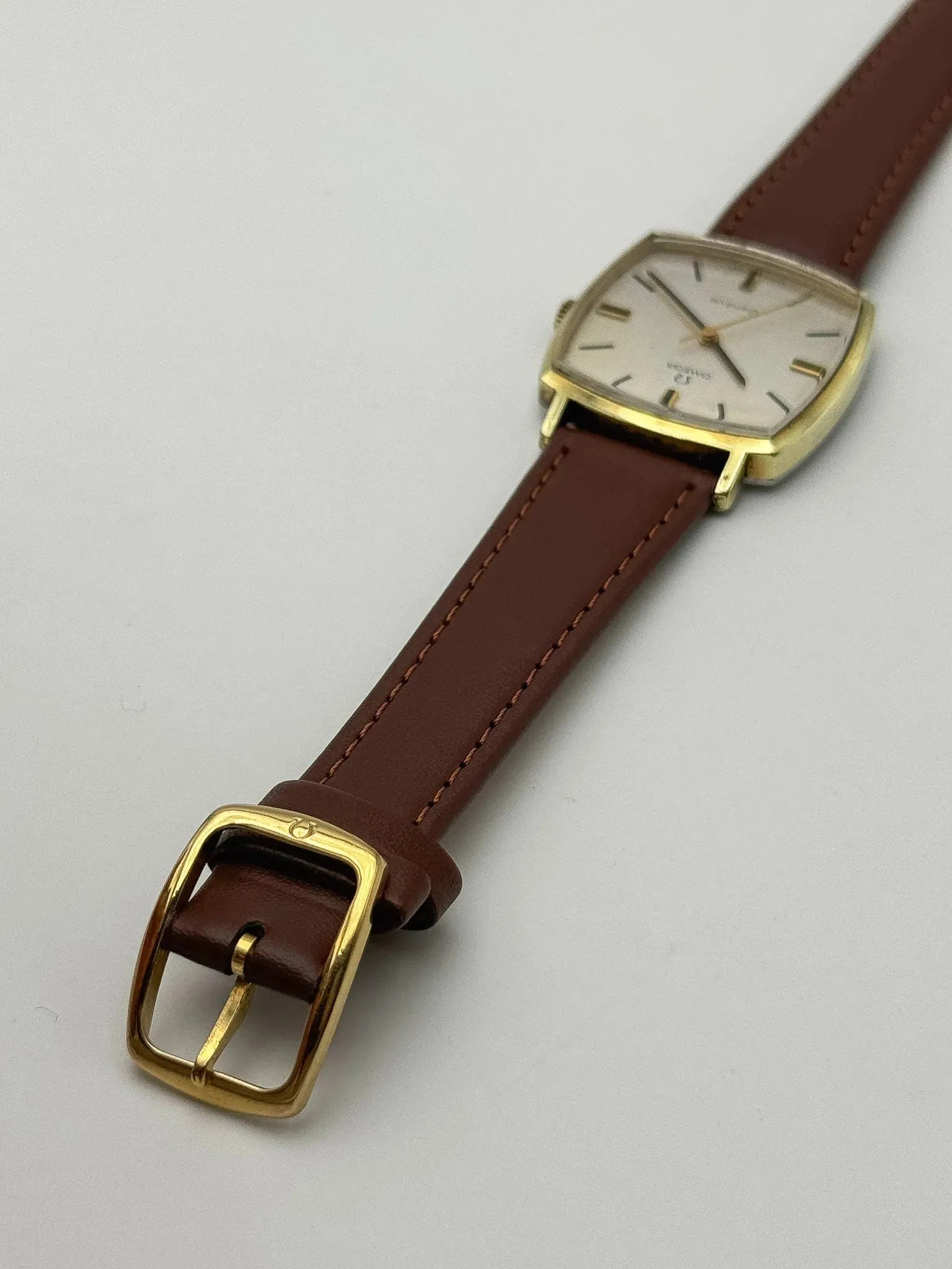 Omega - Genève Square Gold - 1970 - Atelier Victor - Vintage Shop