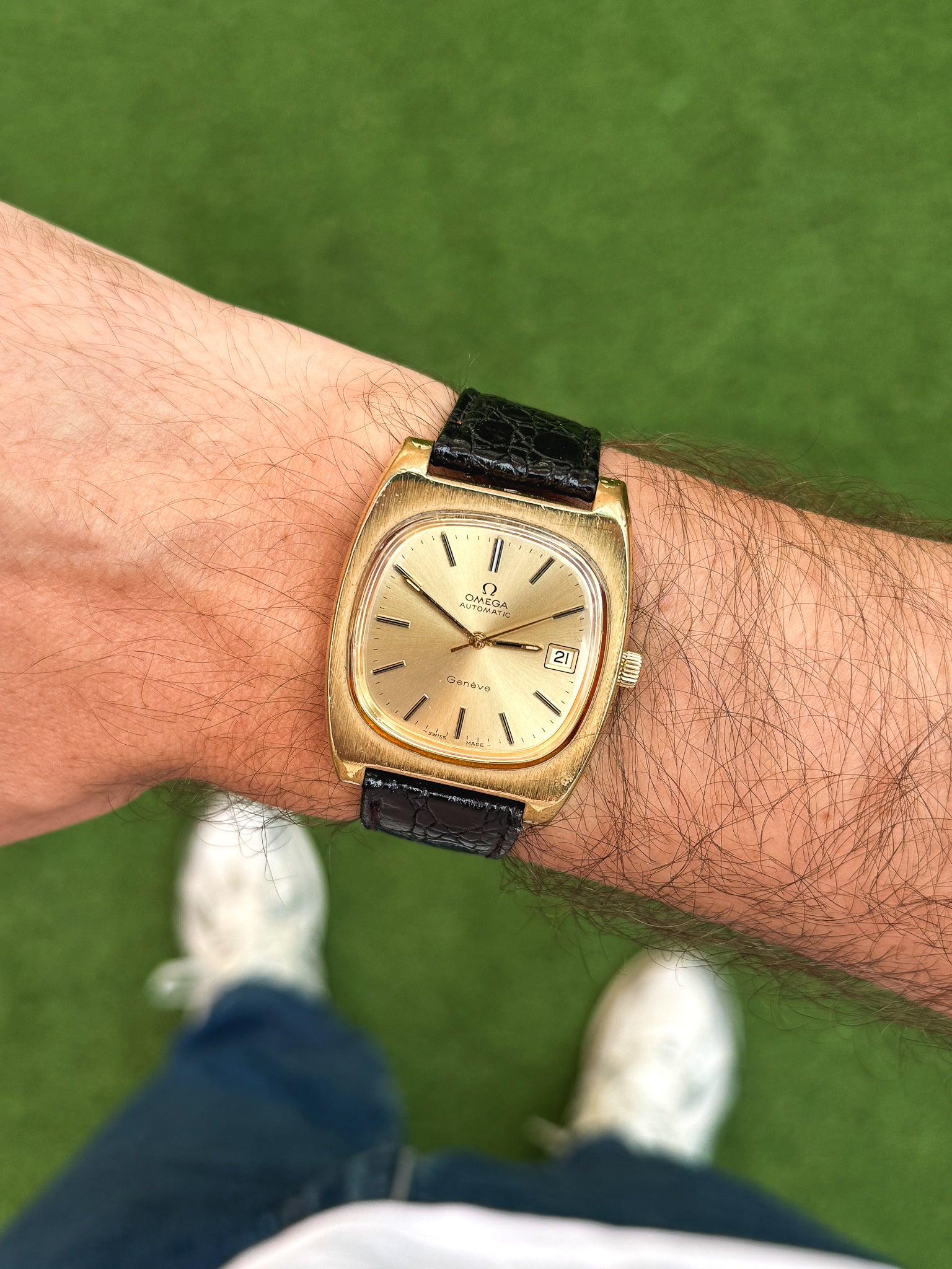 Omega - Genève Tonneau Épais 166.0190 Plaqué or - 1974 - Atelier Victor - Vintage Shop