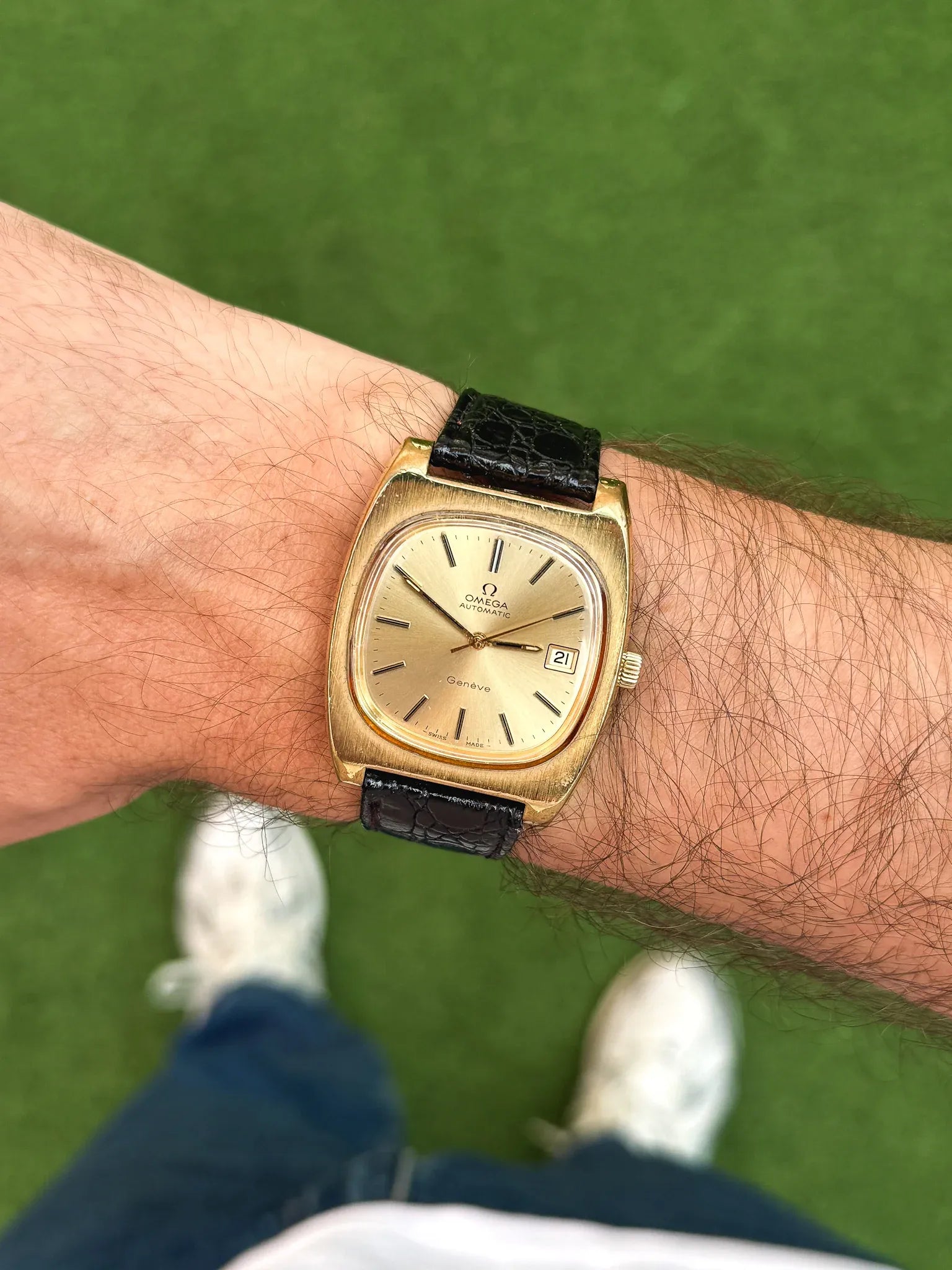 Omega - Genève Tonneau Épais 166.0190 Plaqué or - 1974 - Atelier Victor - Vintage Shop