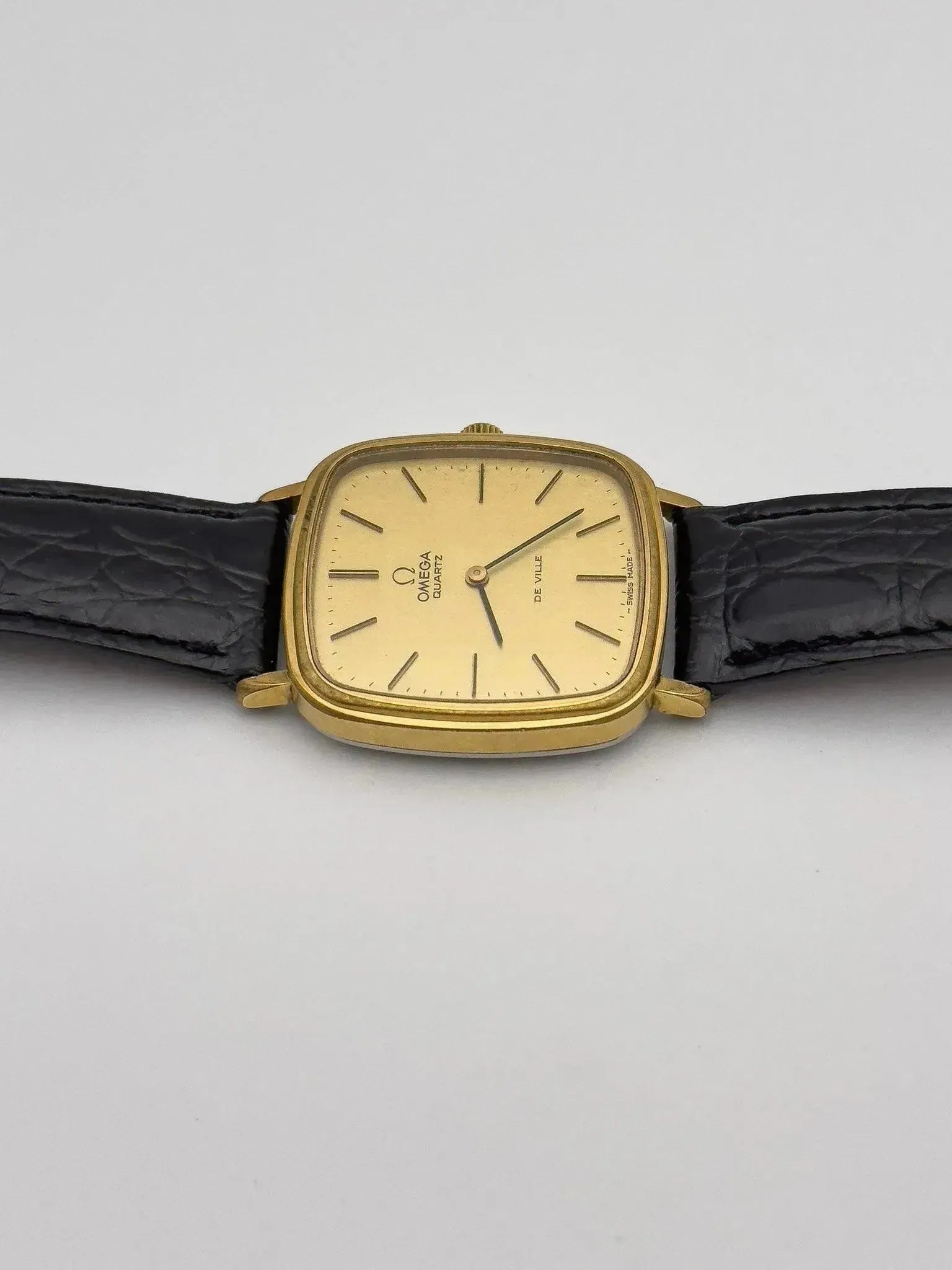 Omega - Gold Square - 1977 - Atelier Victor Paris - Vintage Watch Shop Dubai