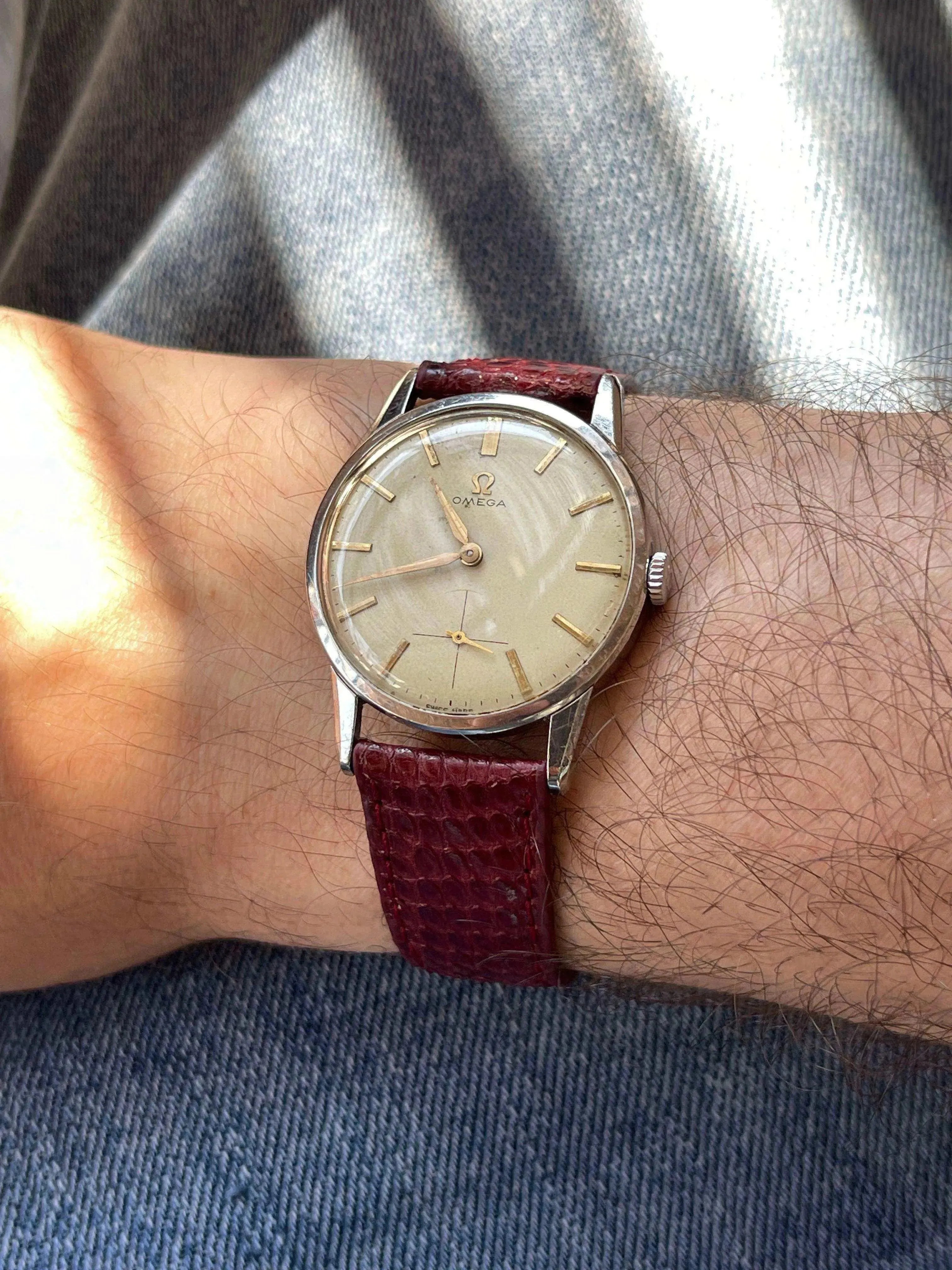 Omega - Honeycomb Dial - 1960 - Atelier Victor Paris - Vintage Watch Shop Dubai