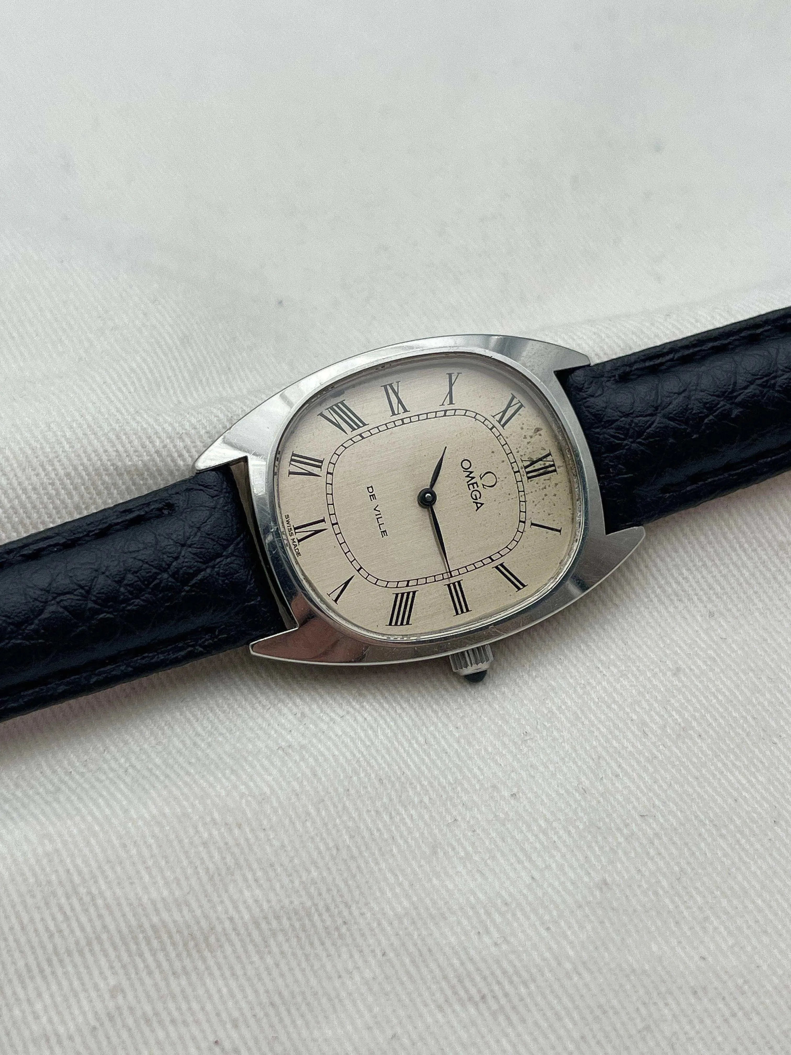 Omega - Index Romain Meca - 1977 - Atelier Victor Paris - Vintage Watch Shop Dubai