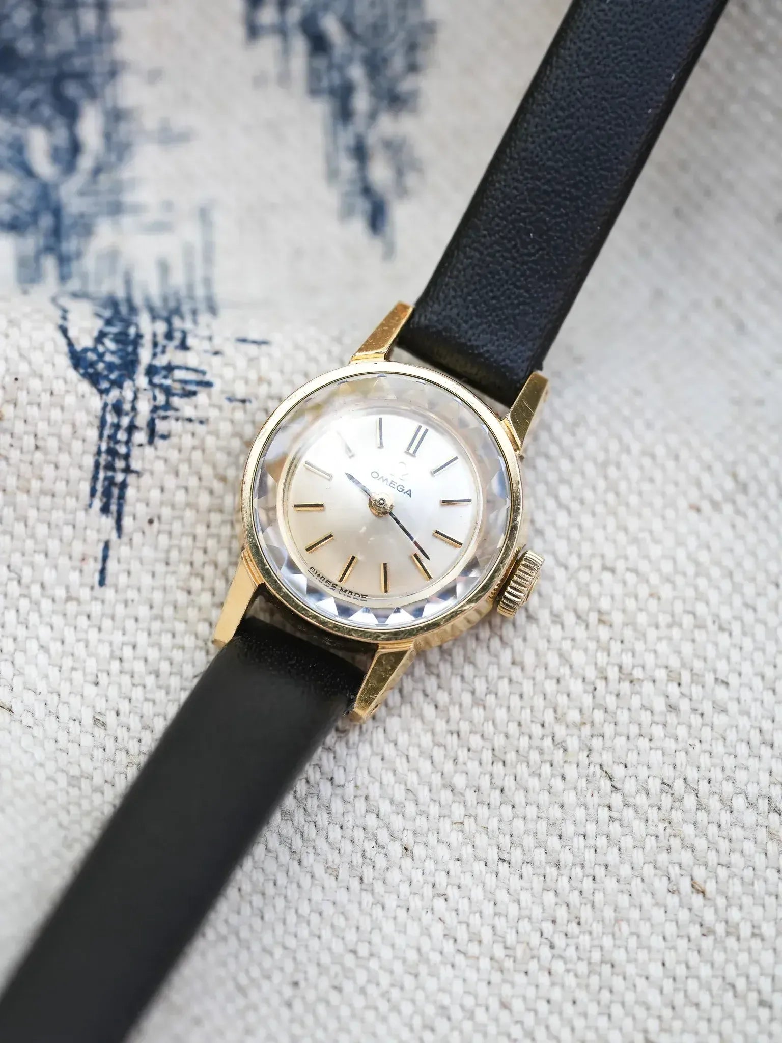 Omega - Mini Facetté Femme Plaqué or - 1964 - Atelier Victor