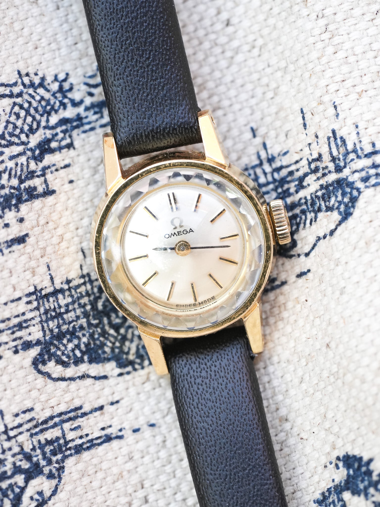 Omega - Mini Facetté Femme Plaqué or - 1964 - Atelier Victor - Vintage Shop