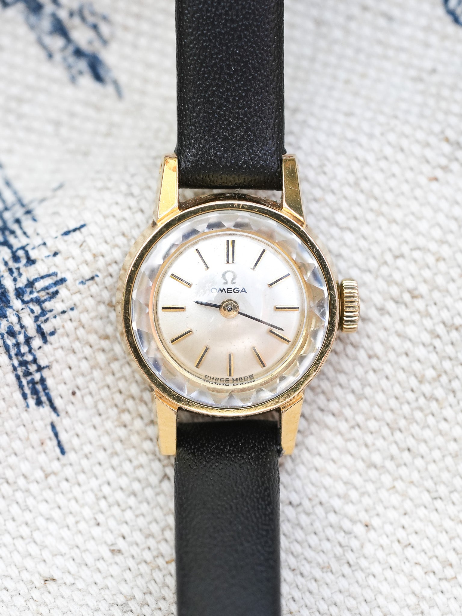 Omega - Mini Facetté Femme Plaqué or - 1964 - Atelier Victor - Vintage Shop