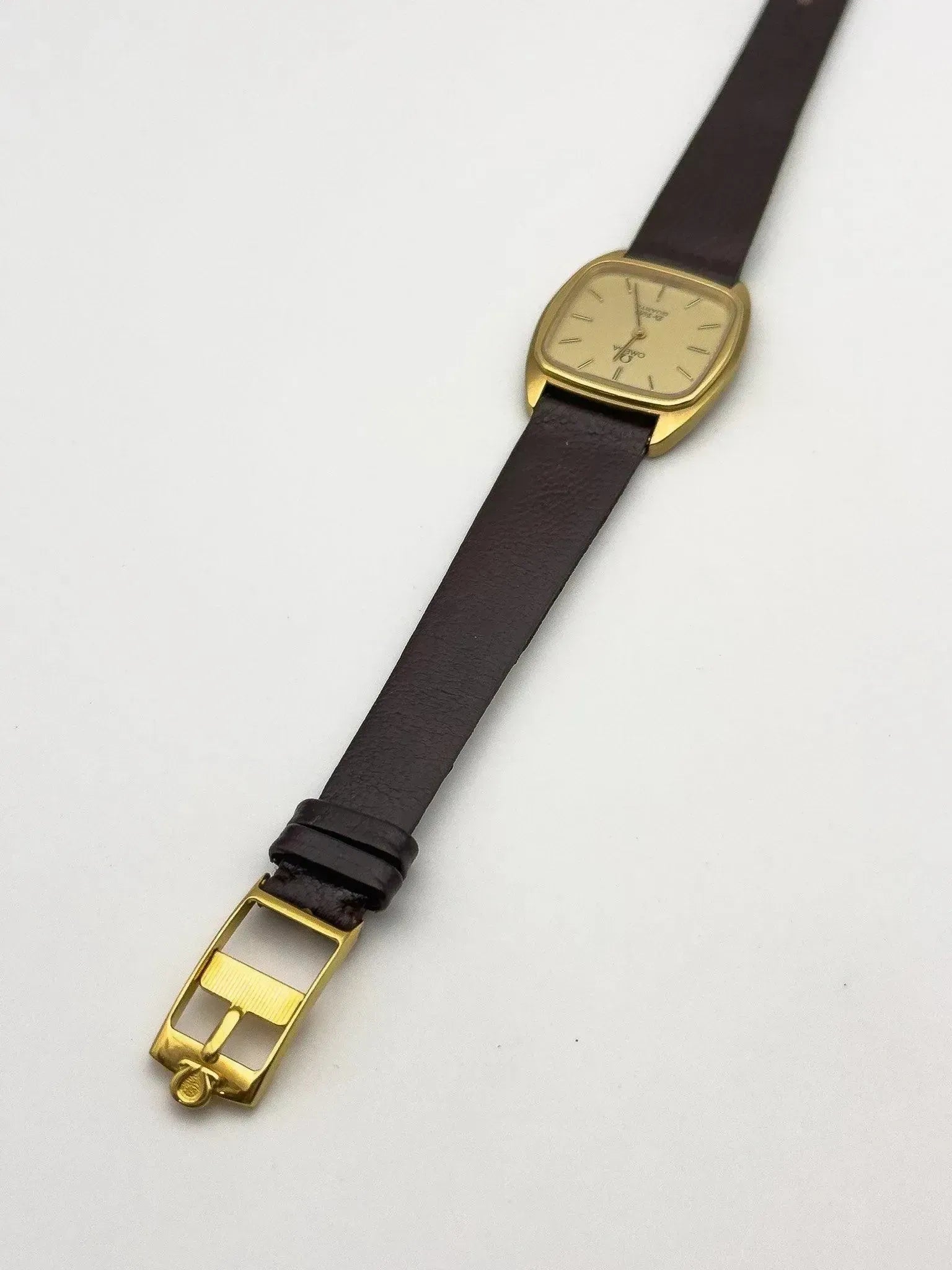 Omega - Mini Tonneau Gold Lady - 1979 - Atelier Victor