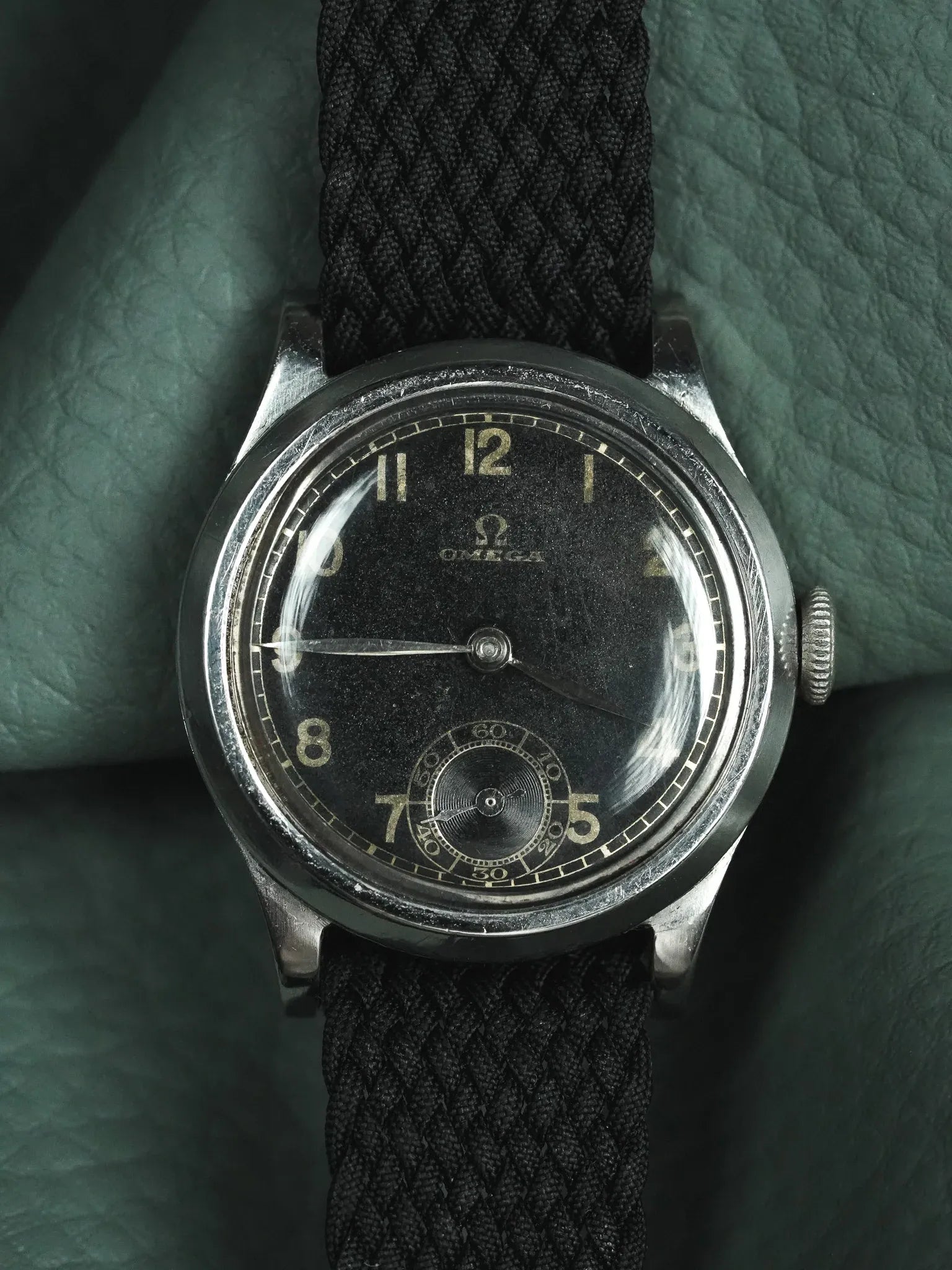 Omega - montre militaire cadran noir GILT 26.5SOB T2- 1935 - Atelier Victor - Vintage Shop