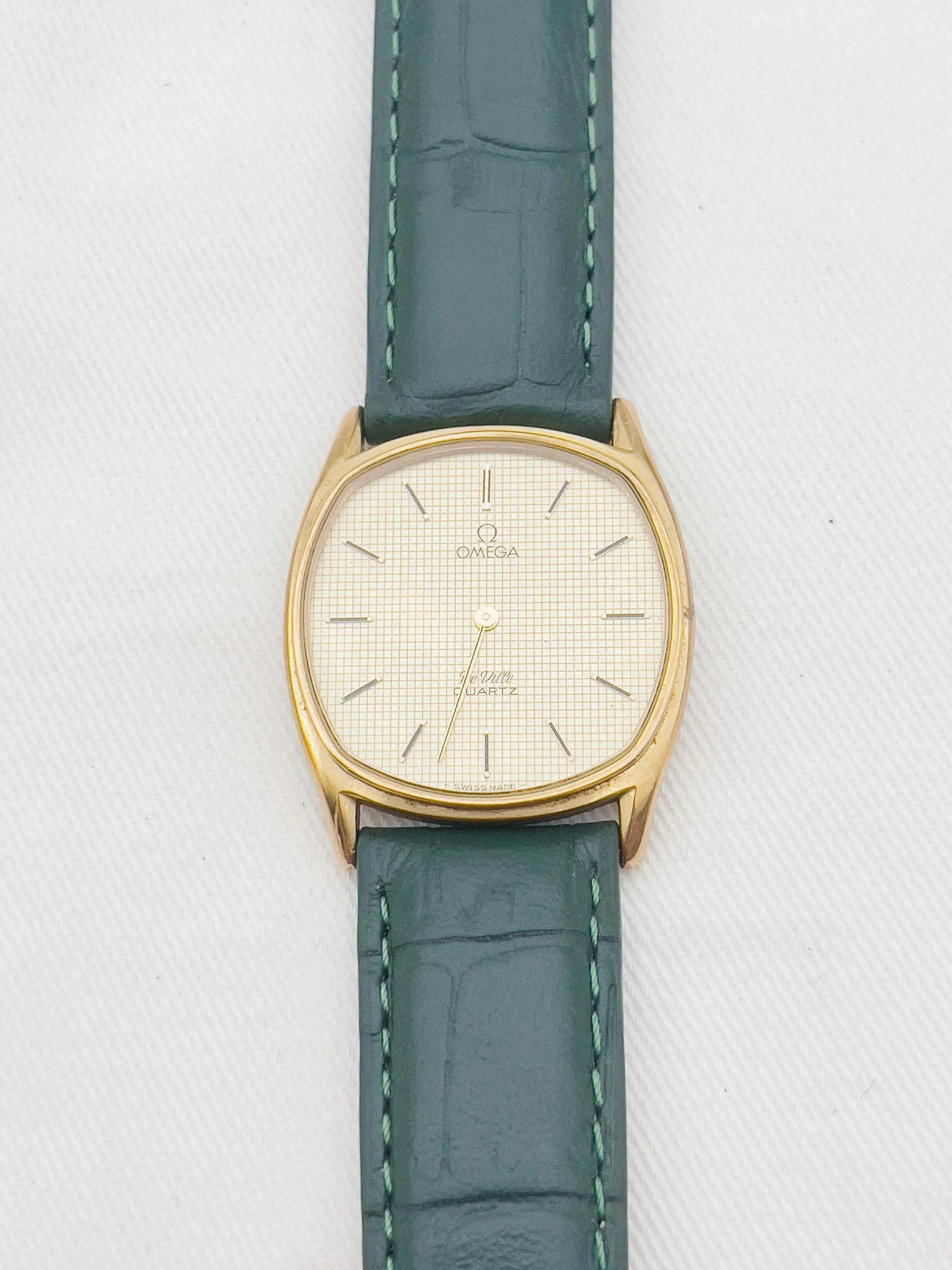 Omega - Nid d'abeille Tonneau Plaqué or - 1978 - Atelier Victor - Vintage Shop