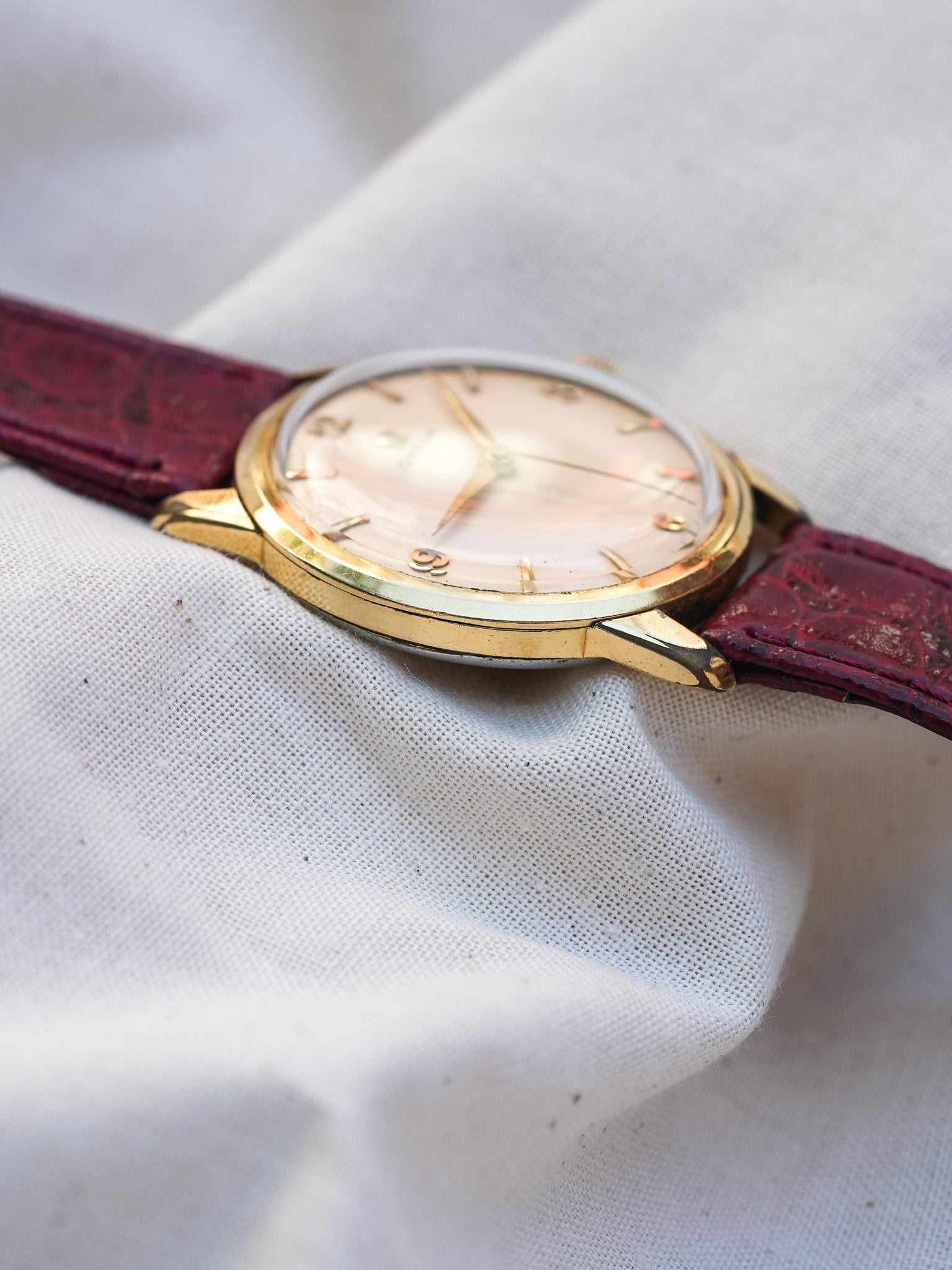 Omega - Plaqué Or 3-6-9-12 Patinée - 1960 - Atelier Victor - Vintage Shop