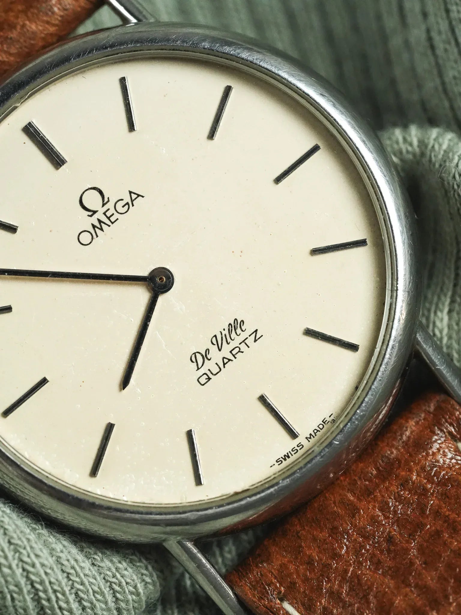 Omega - Ronde acier Patine - 1979 - Atelier Victor