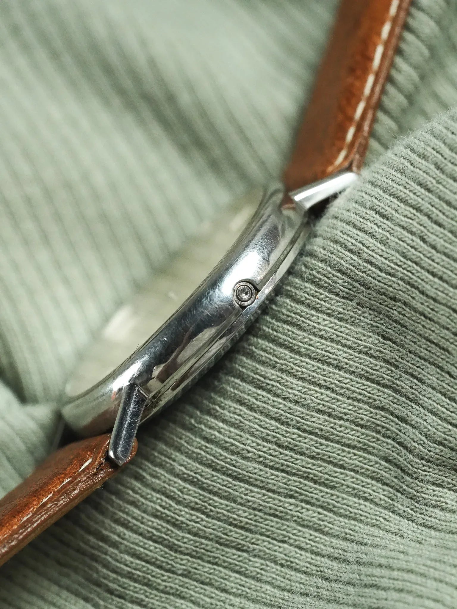 Omega - Ronde acier Patine - 1979 - Atelier Victor - Vintage Shop