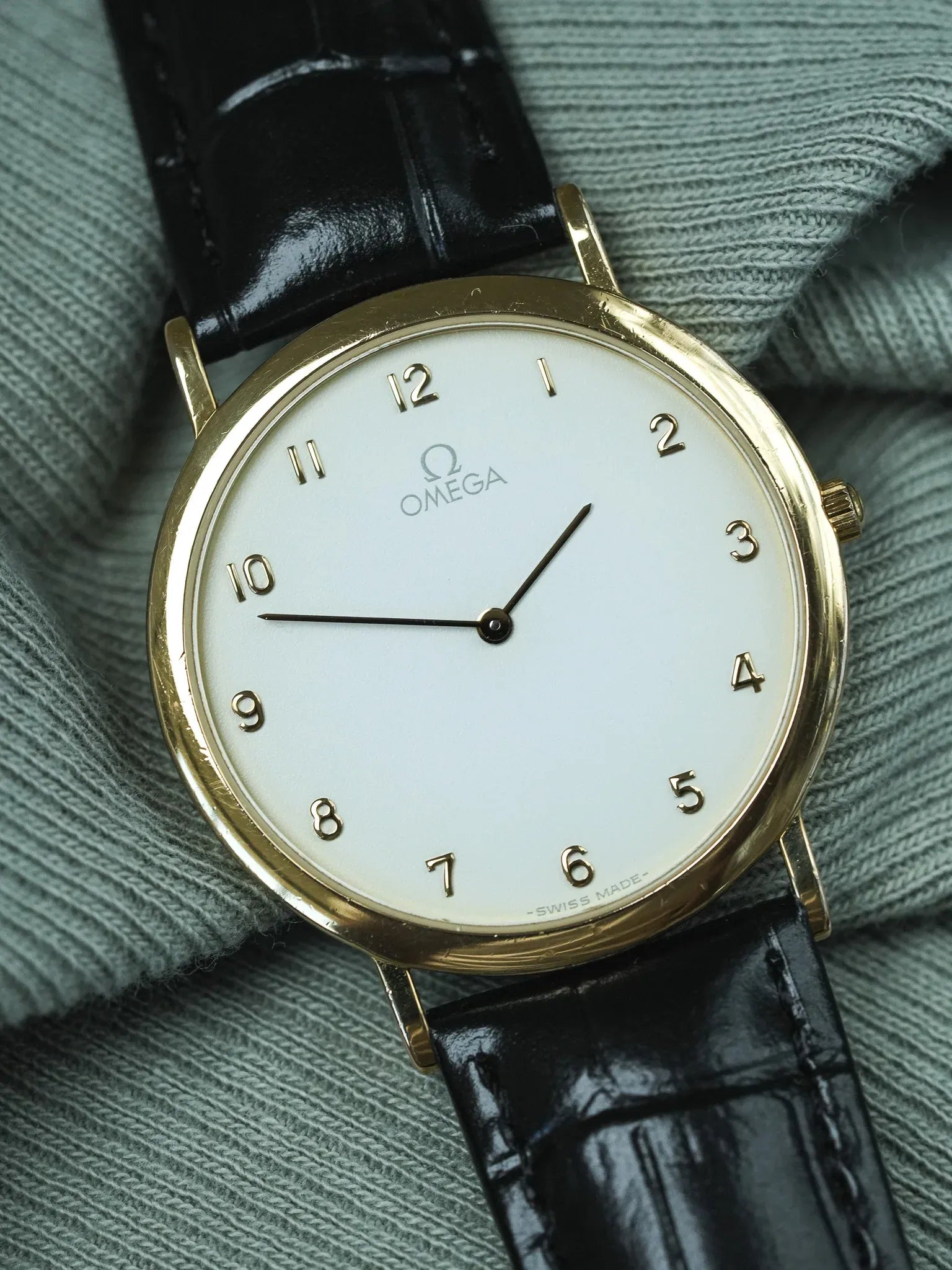 Omega - Gold Plated Round Date White Dial Arabic Numerals - 1991
