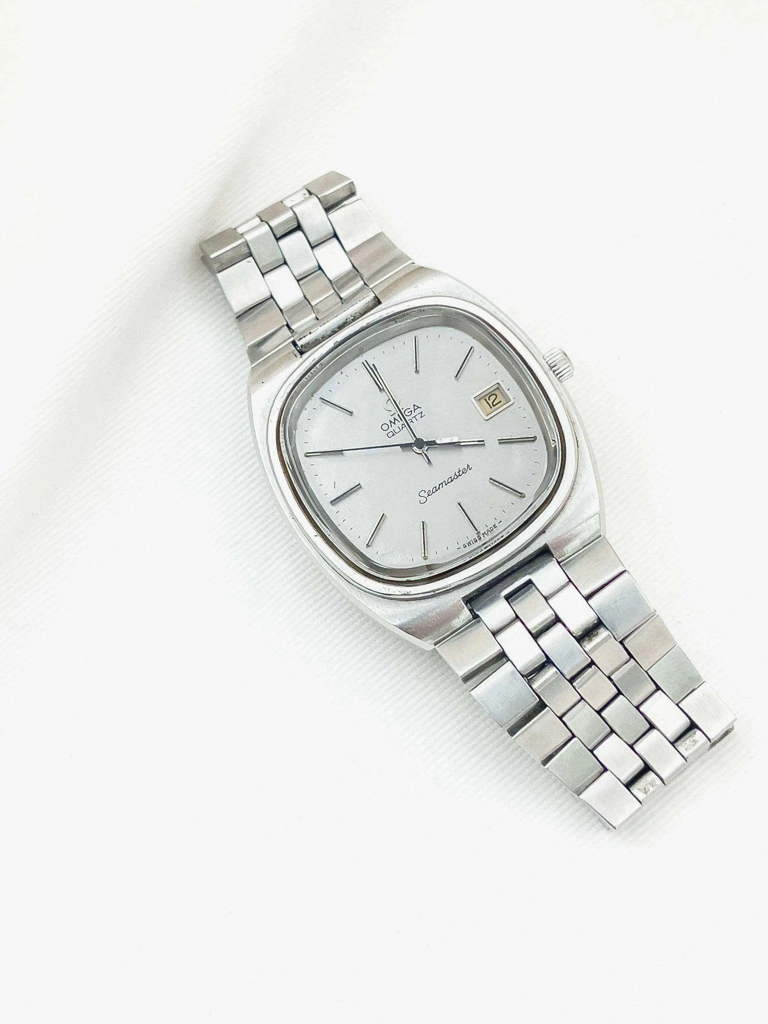 Omega - Seamaster Date w/ box - 1976 - Atelier Victor Paris - Vintage Watch Shop Dubai