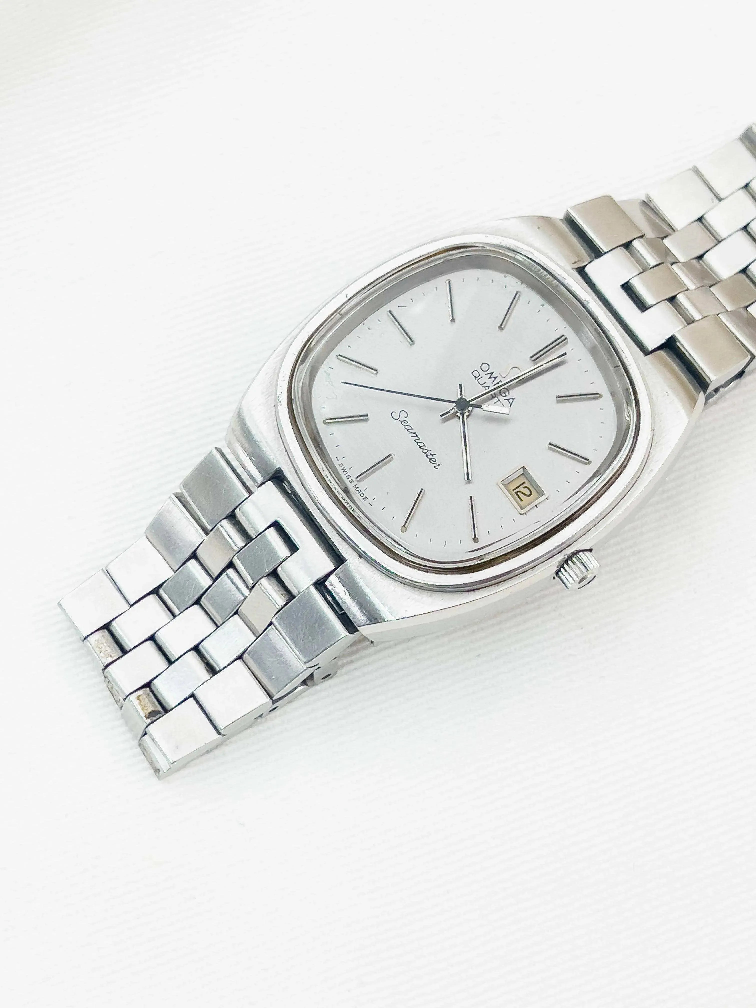 Omega - Seamaster Date w/ box - 1976 - Atelier Victor Paris - Vintage Watch Shop Dubai