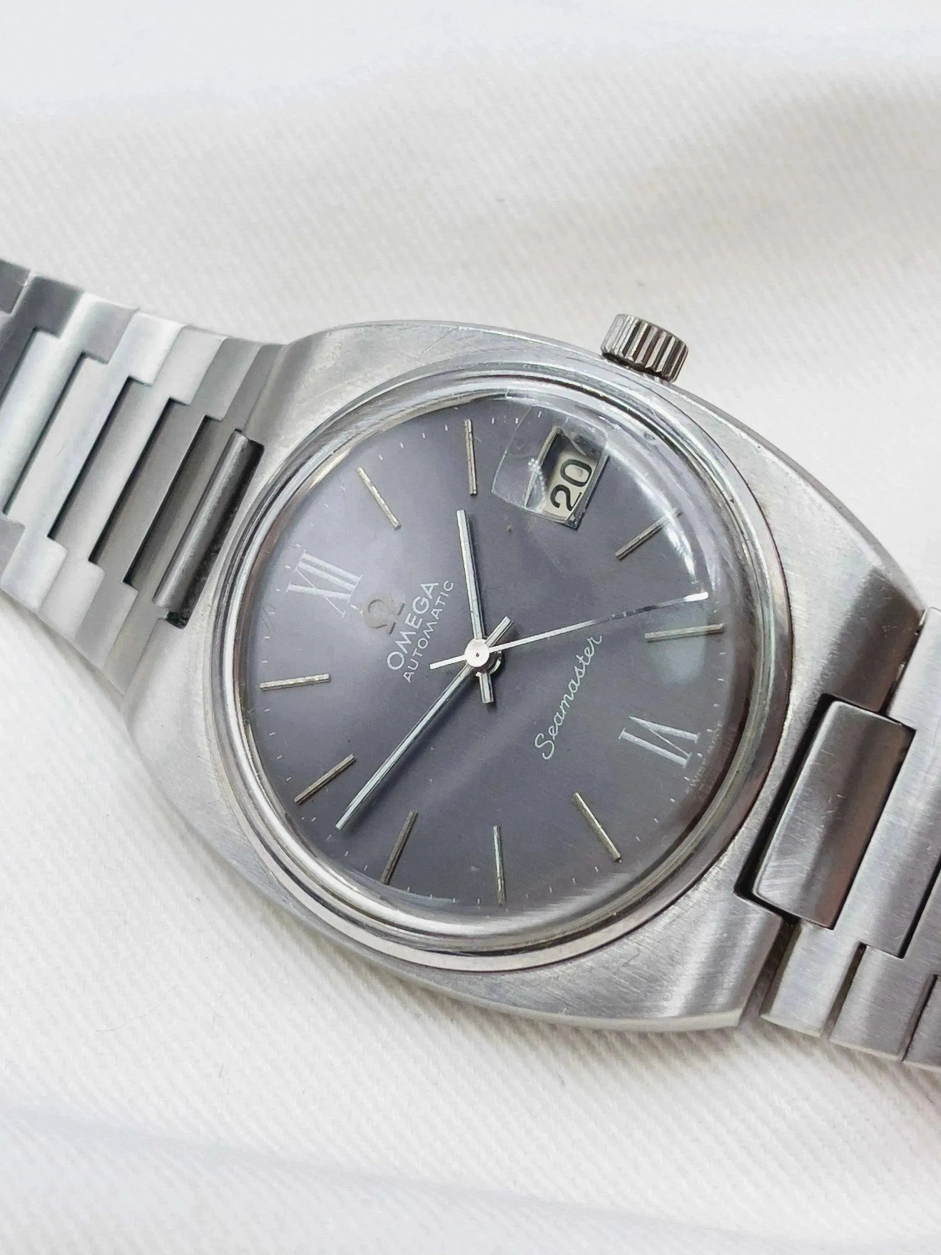 Omega - Seamaster Grey Dial Oversized - 1976 - Atelier Victor - Vintage Shop