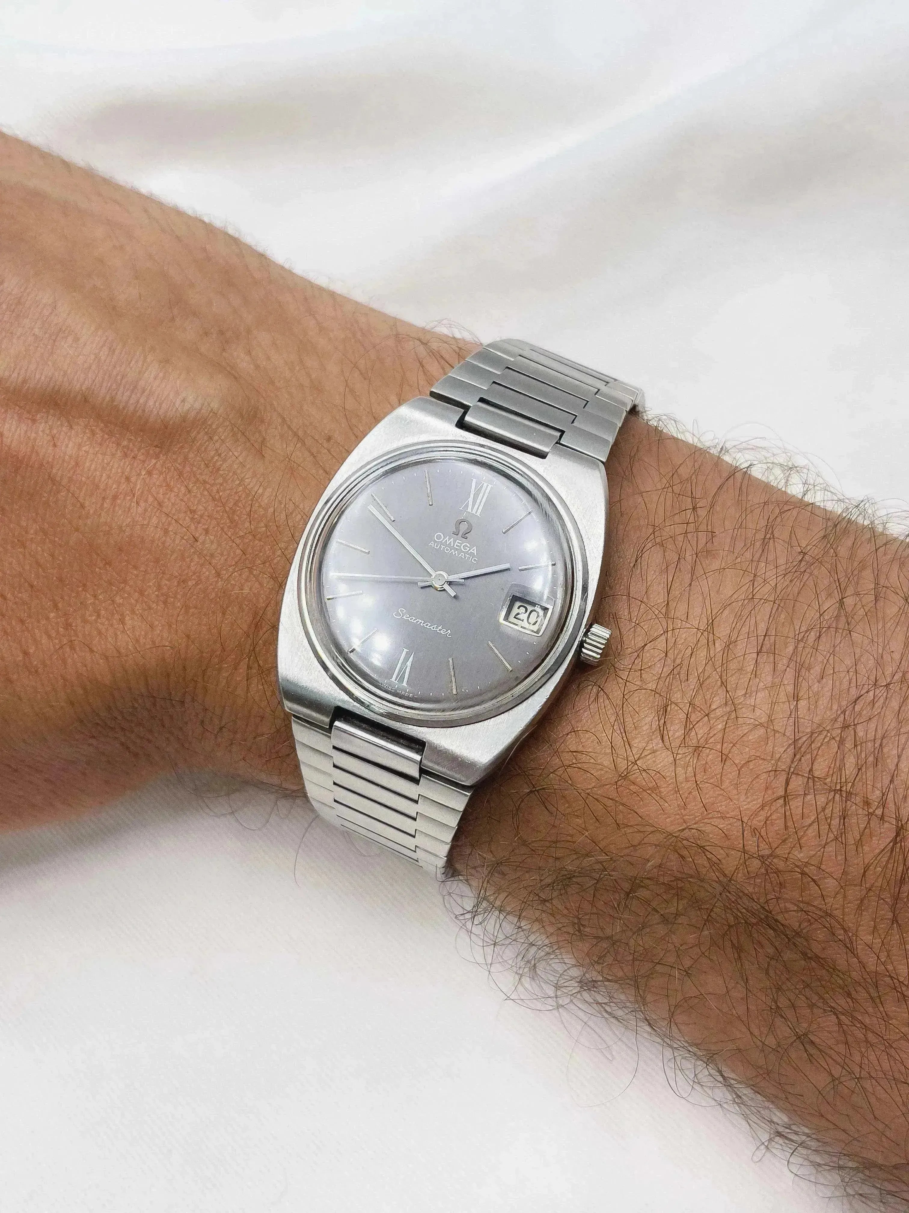 Omega - Seamaster Gris Tonneau xl - 1976 - Atelier Victor
