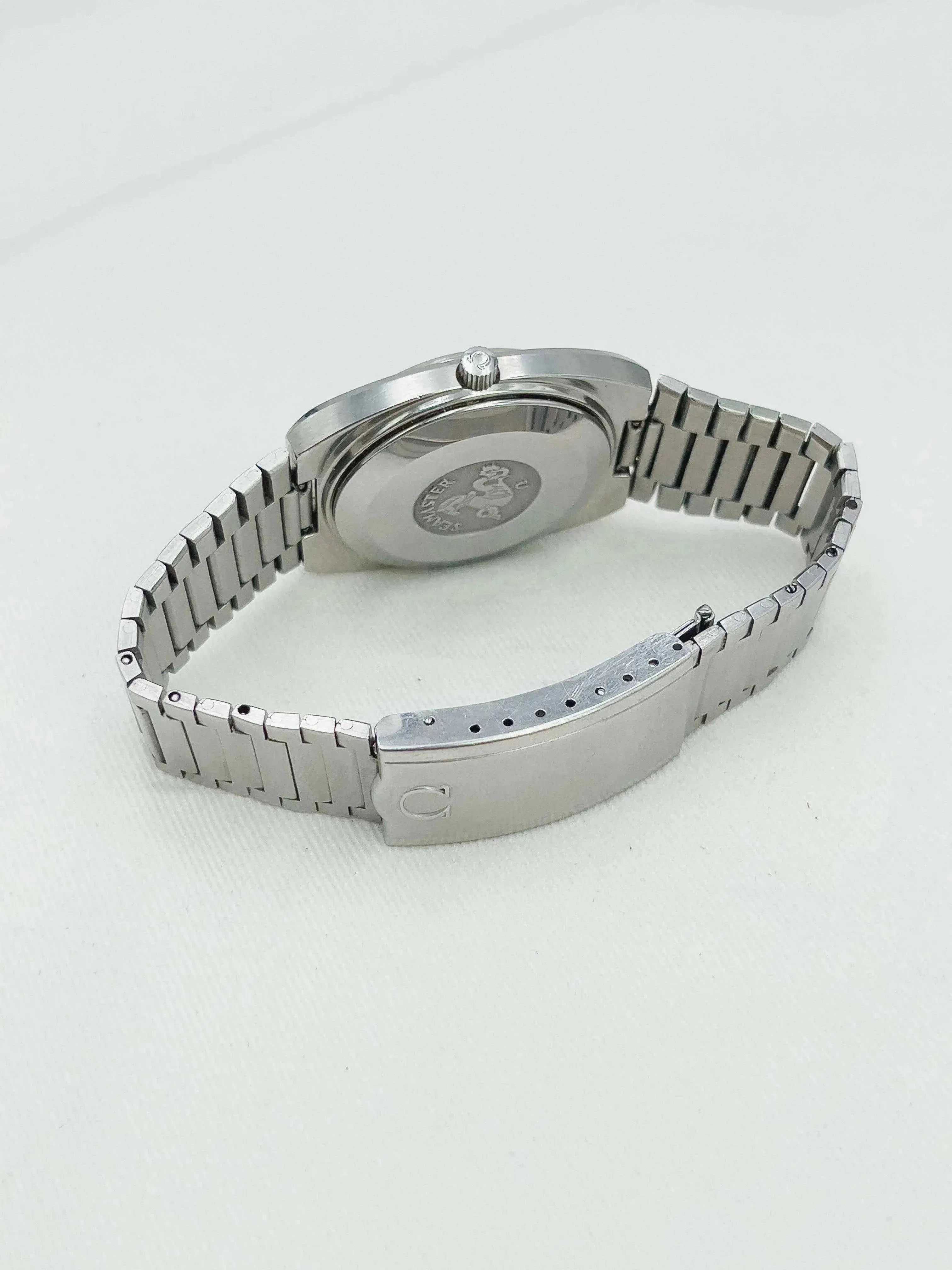 Omega - Seamaster White Dial Oversized - 1976 - Atelier Victor Paris - Vintage Watch Shop Dubai