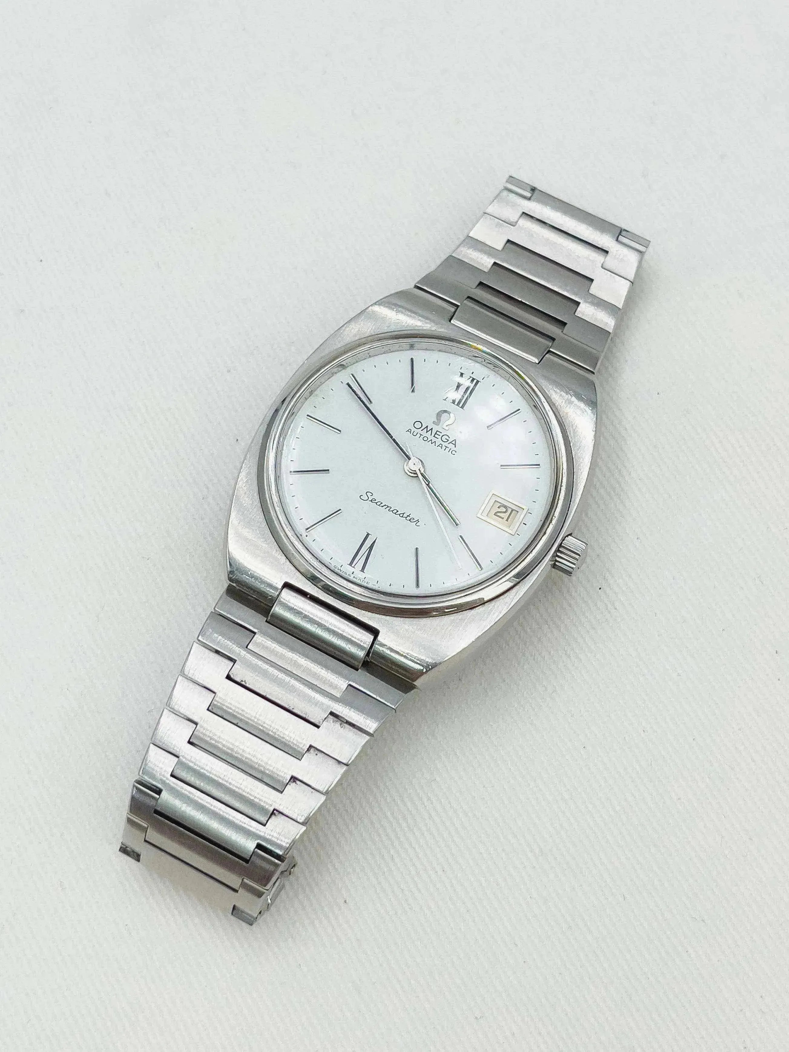 Omega - Seamaster White Dial Oversized - 1976 - Atelier Victor Paris - Vintage Watch Shop Dubai
