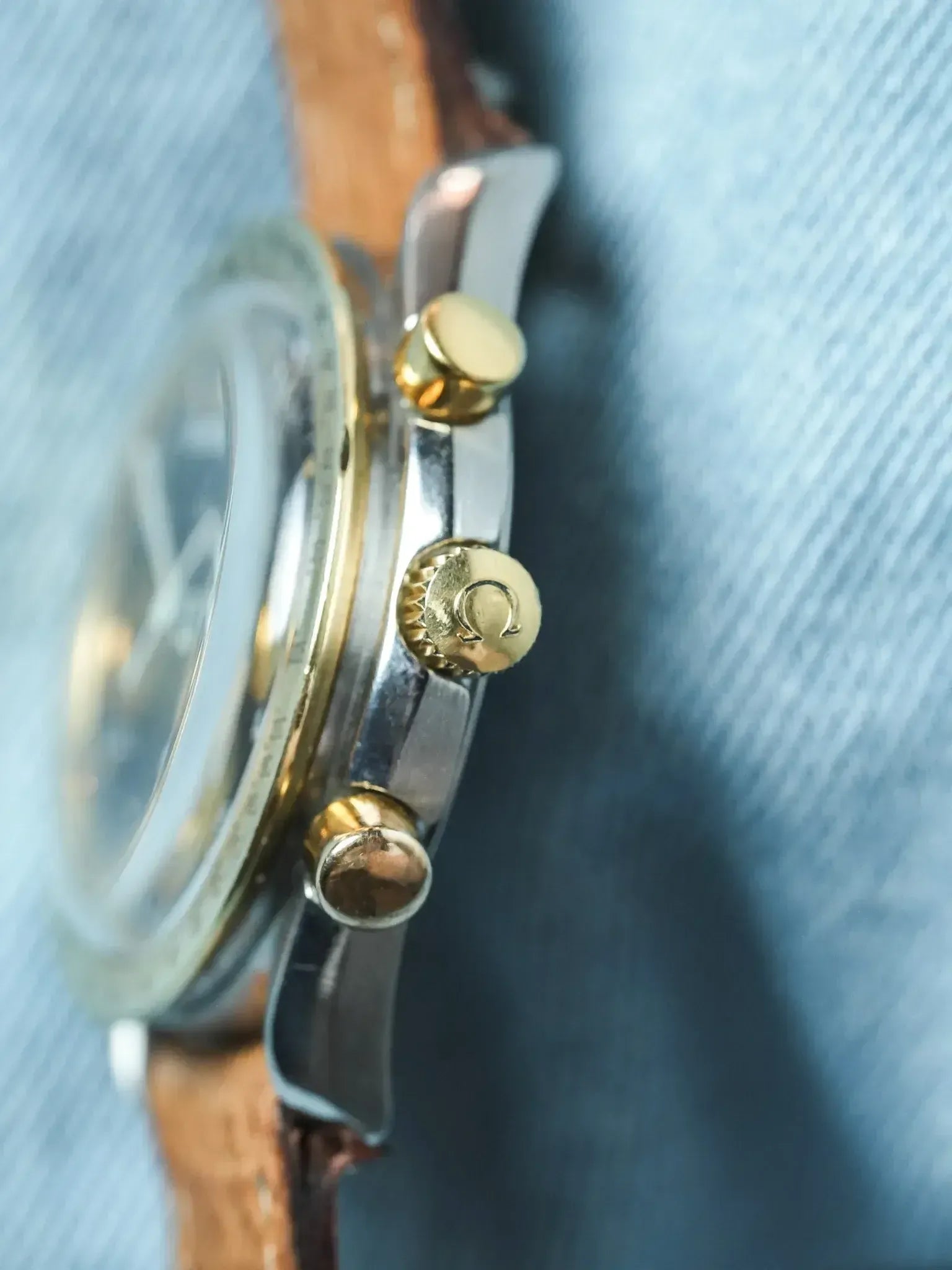 Omega - Speedmaster Reduced 175.00.33 Acier Or 18k Cuir Cadran noir - 1990s - Atelier Victor