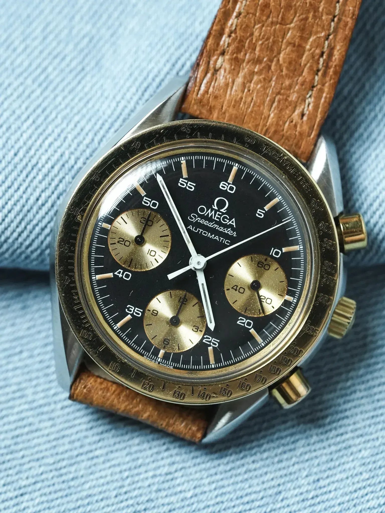 Omega - Speedmaster Reduced 175.00.33 Acier Or 18k Cuir Cadran noir - 1990s - Atelier Victor