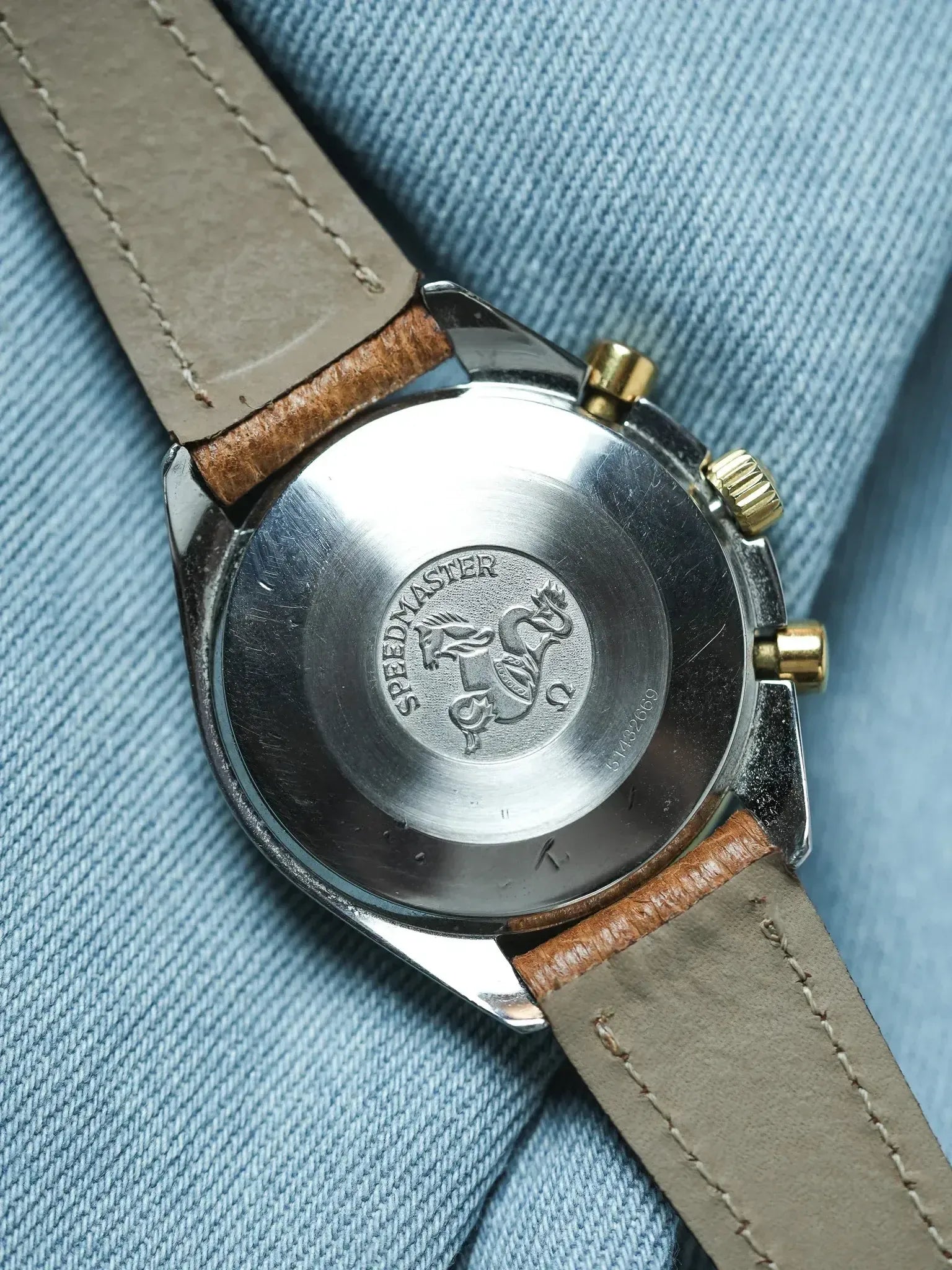 Omega - Speedmaster Reduced 175.00.33 Acier Or 18k Cuir Cadran noir - 1990s - Atelier Victor