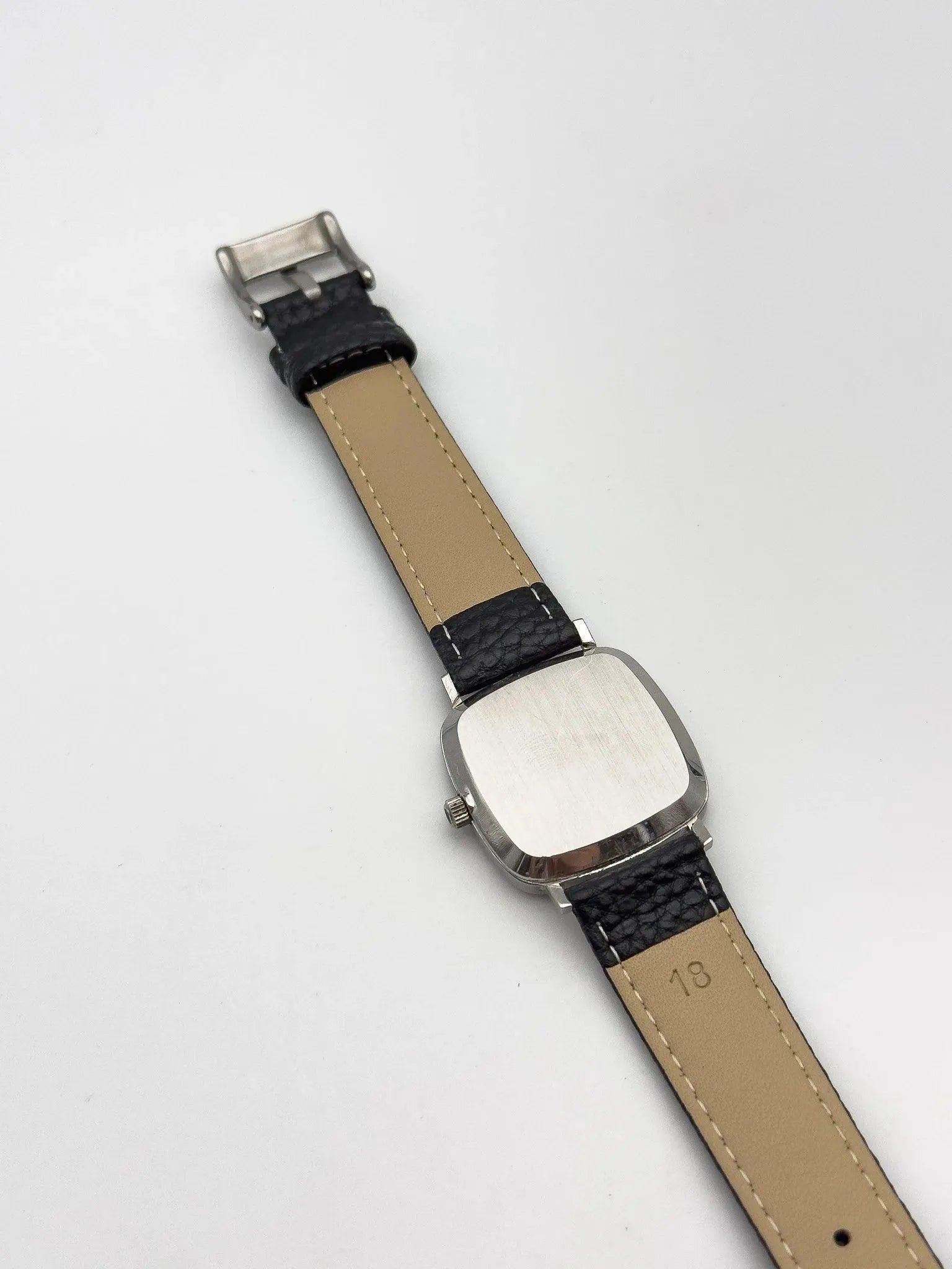 Omega - Square Steel - 1976 - Atelier Victor Paris - Vintage Watch Shop Dubai