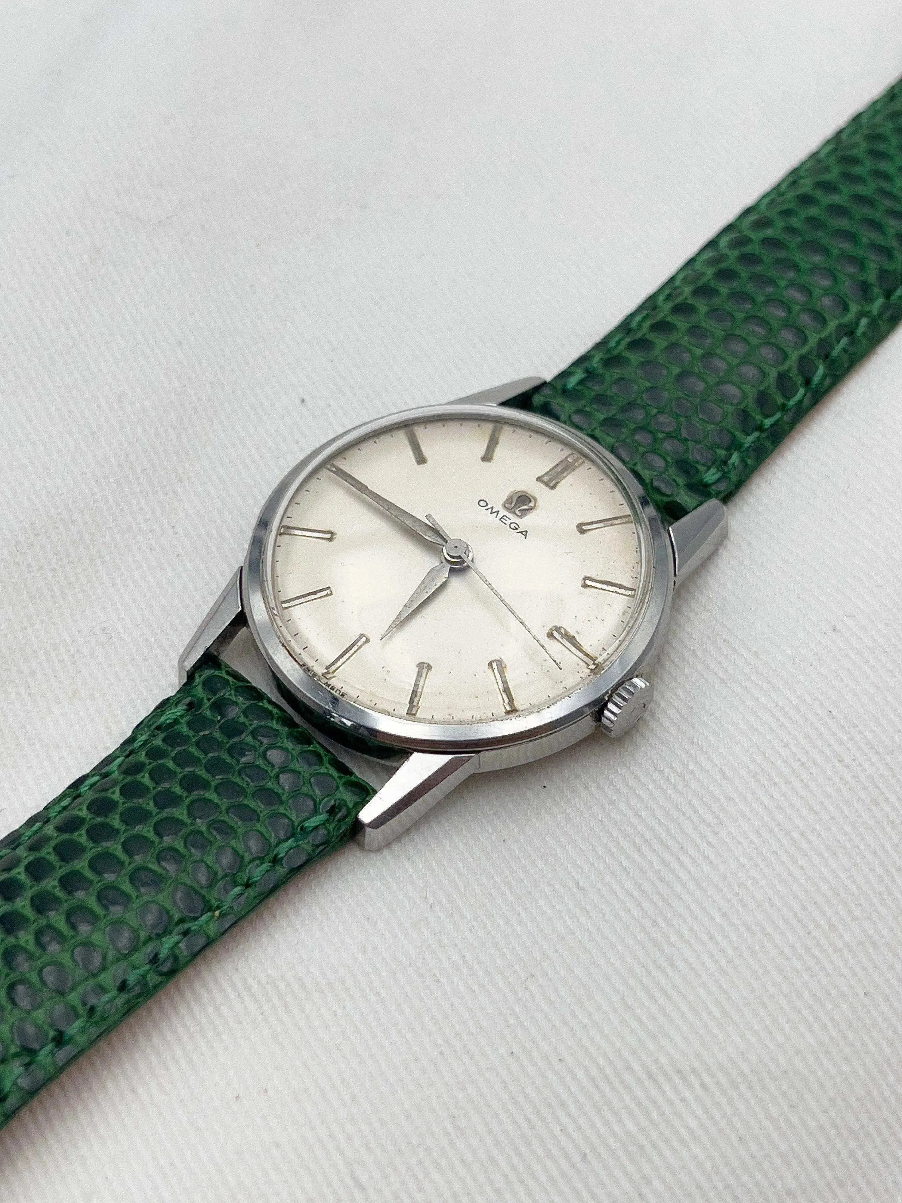 Omega - Symetrique Cadran Ivoire - 1961 - Atelier Victor Paris - Vintage Watch Shop Dubai