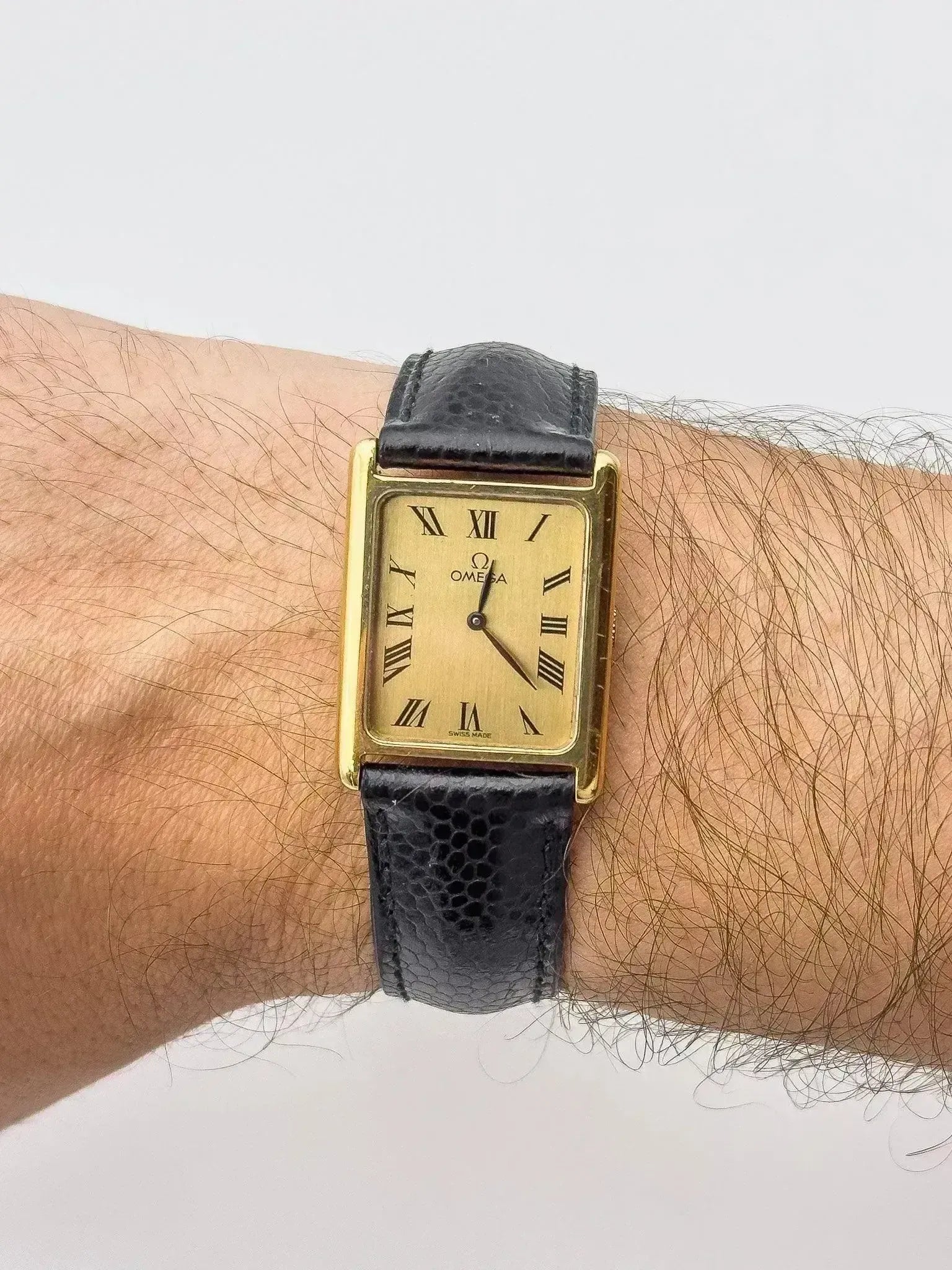 Omega - Tank Romain Gold - 1975 - Atelier Victor