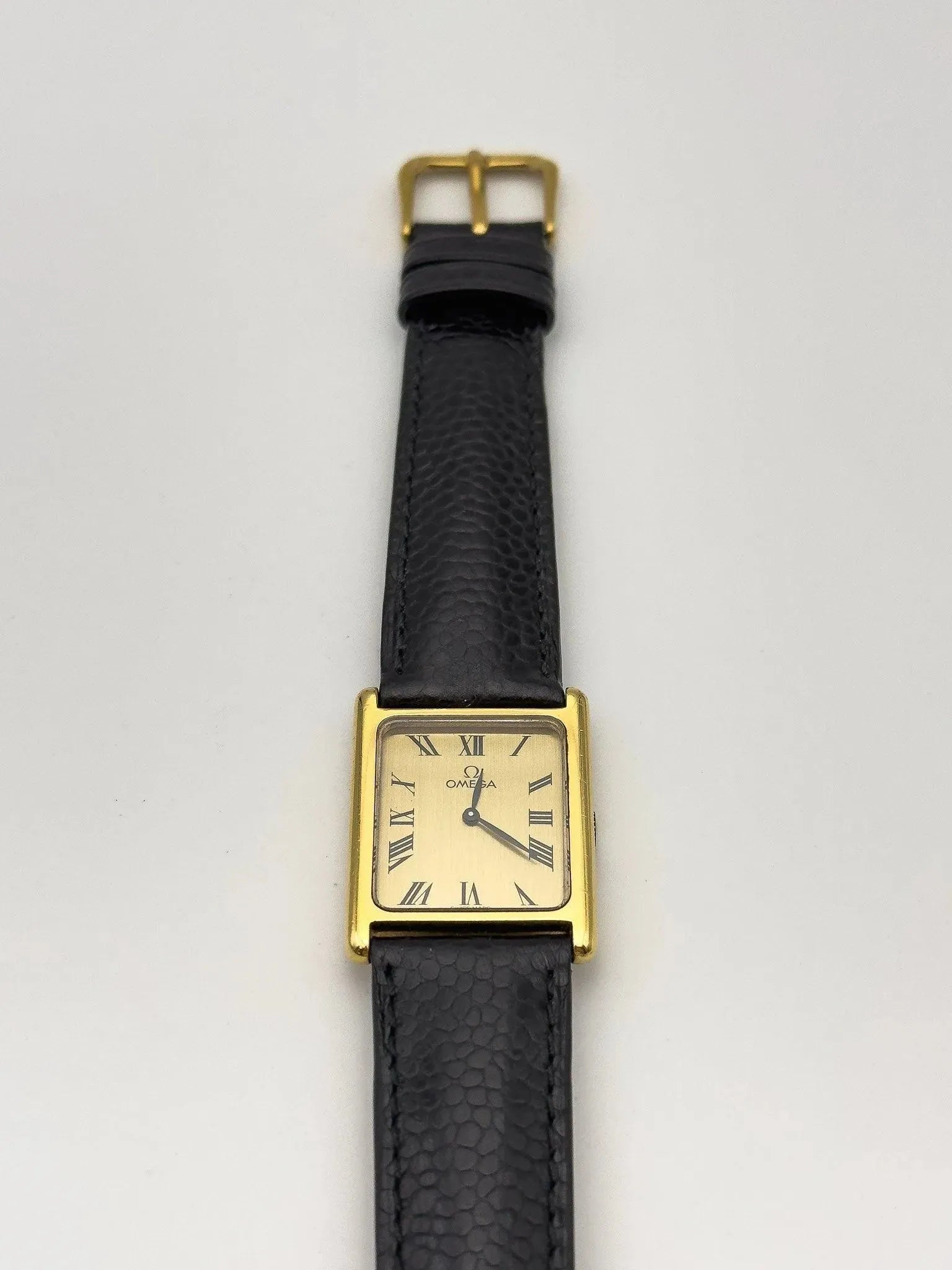 Omega - Tank Romain Gold - 1975 - Atelier Victor - Vintage Shop