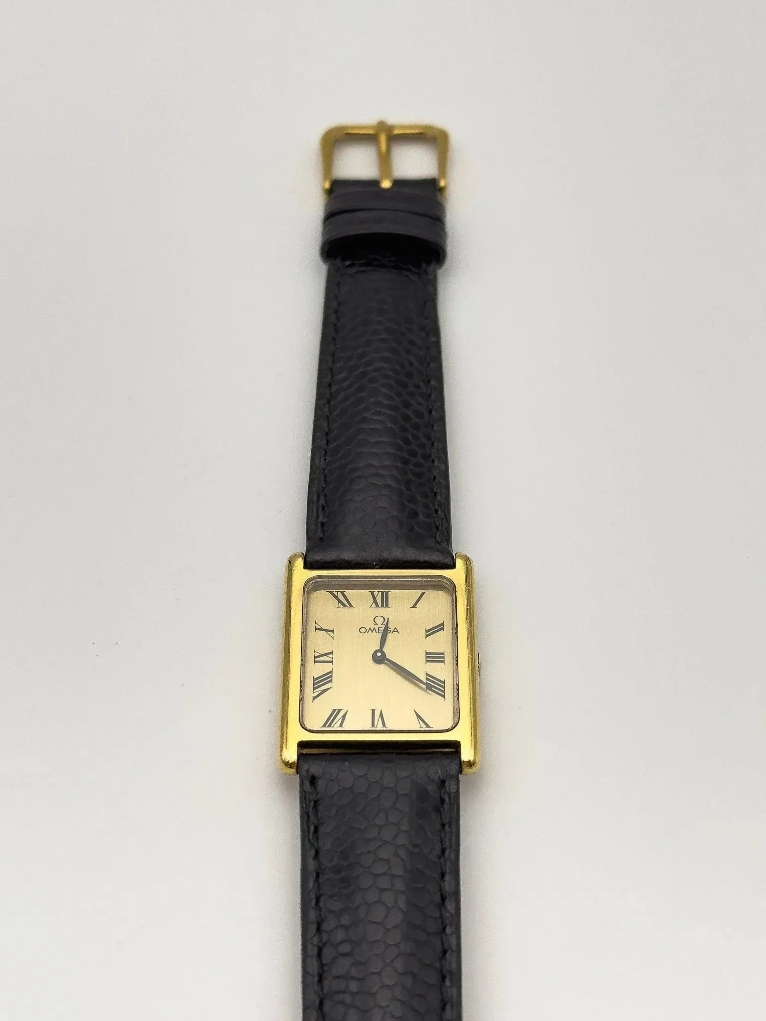 Omega - Tank Romain Gold - 1975 - Atelier Victor - Vintage Shop