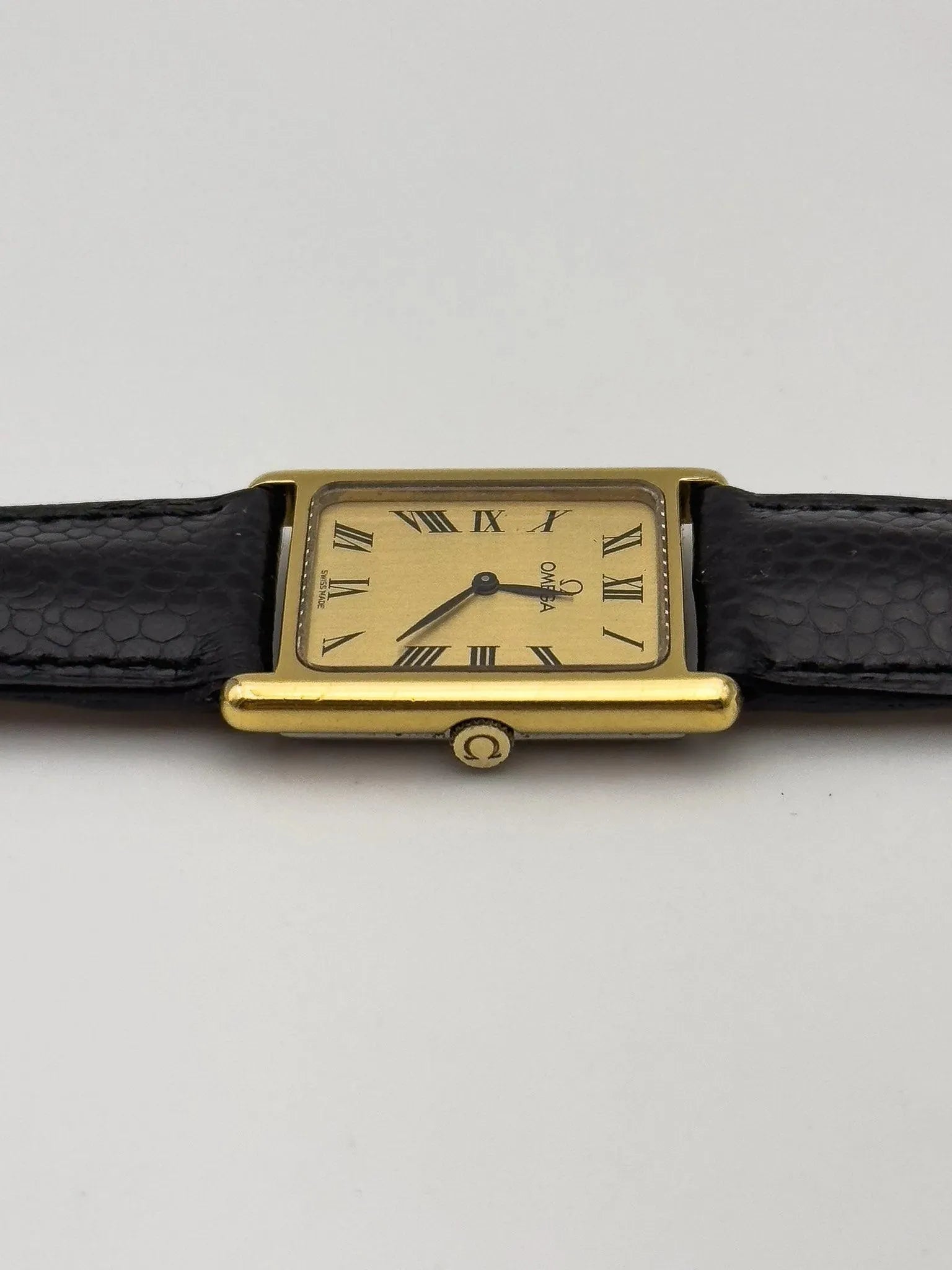 Omega - Tank Romain Gold - 1975 - Atelier Victor - Vintage Shop