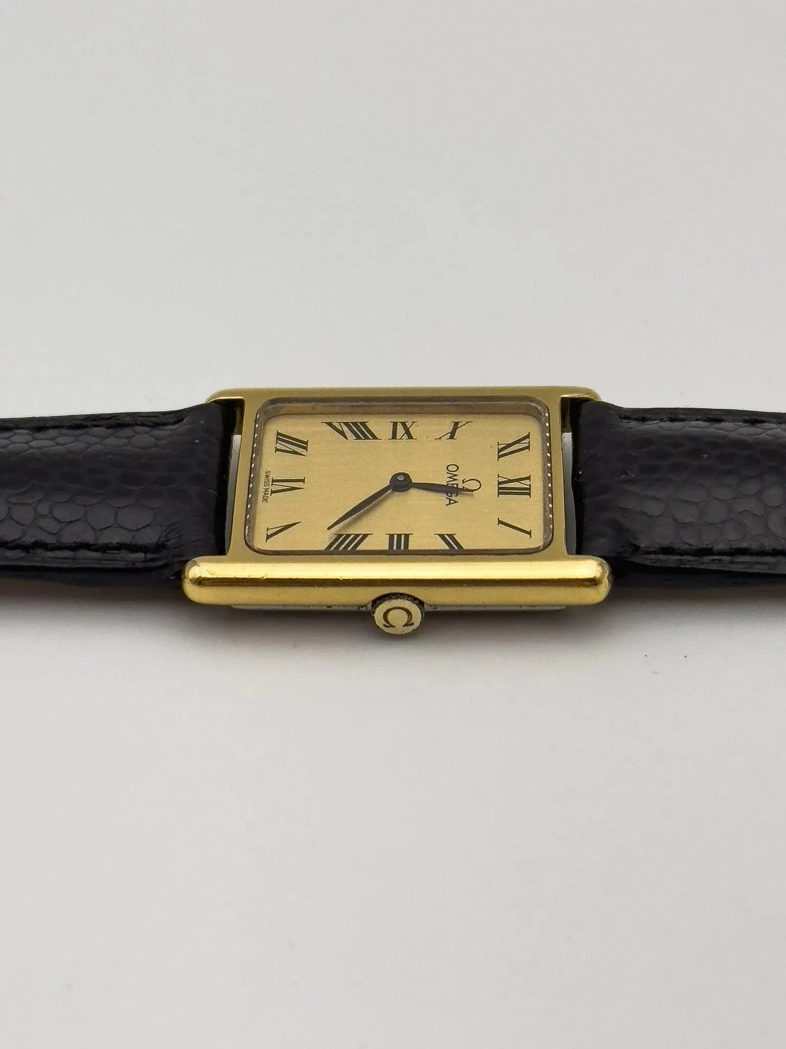 Omega - Tank Romain Gold - 1975 - Atelier Victor - Vintage Shop
